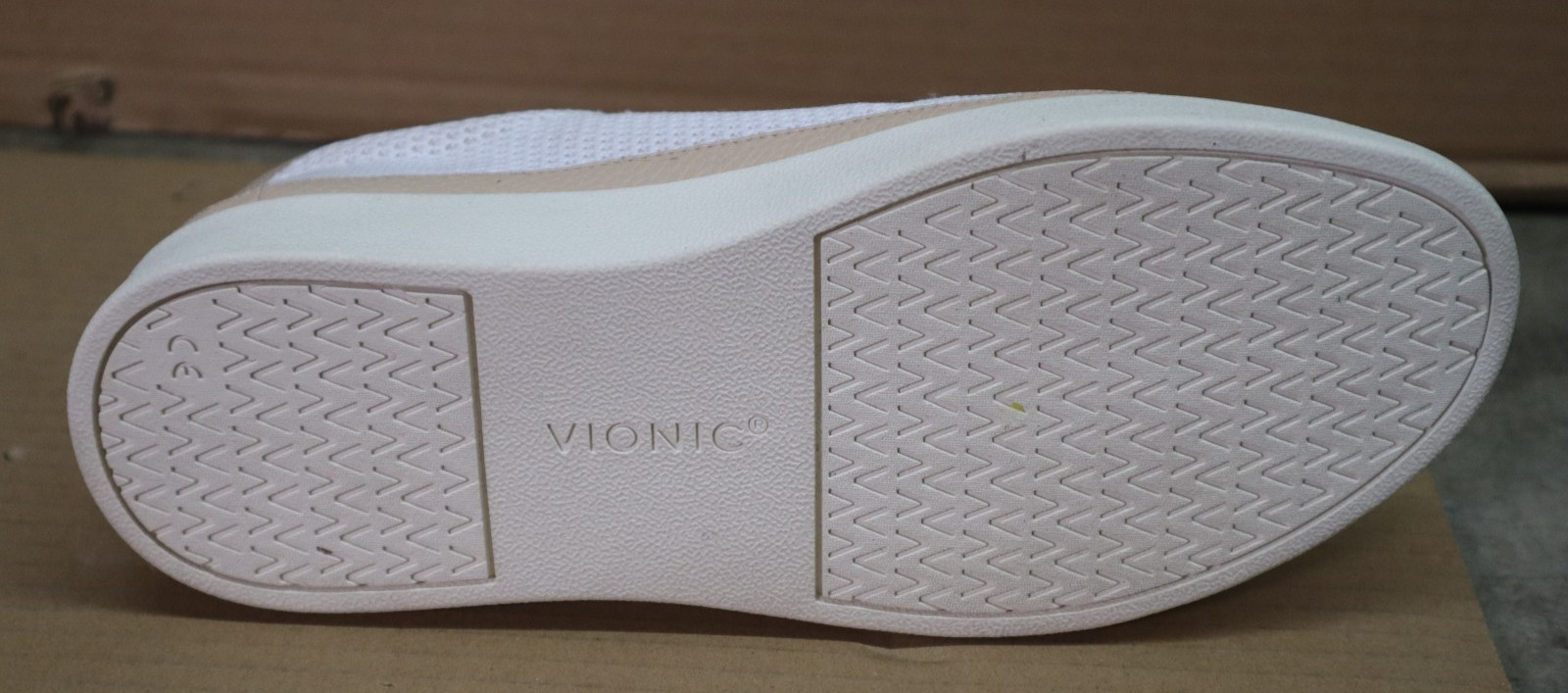 Vionic Galia Knit Lace-Up Sneakers White & Beige Women’s Size 8.5W