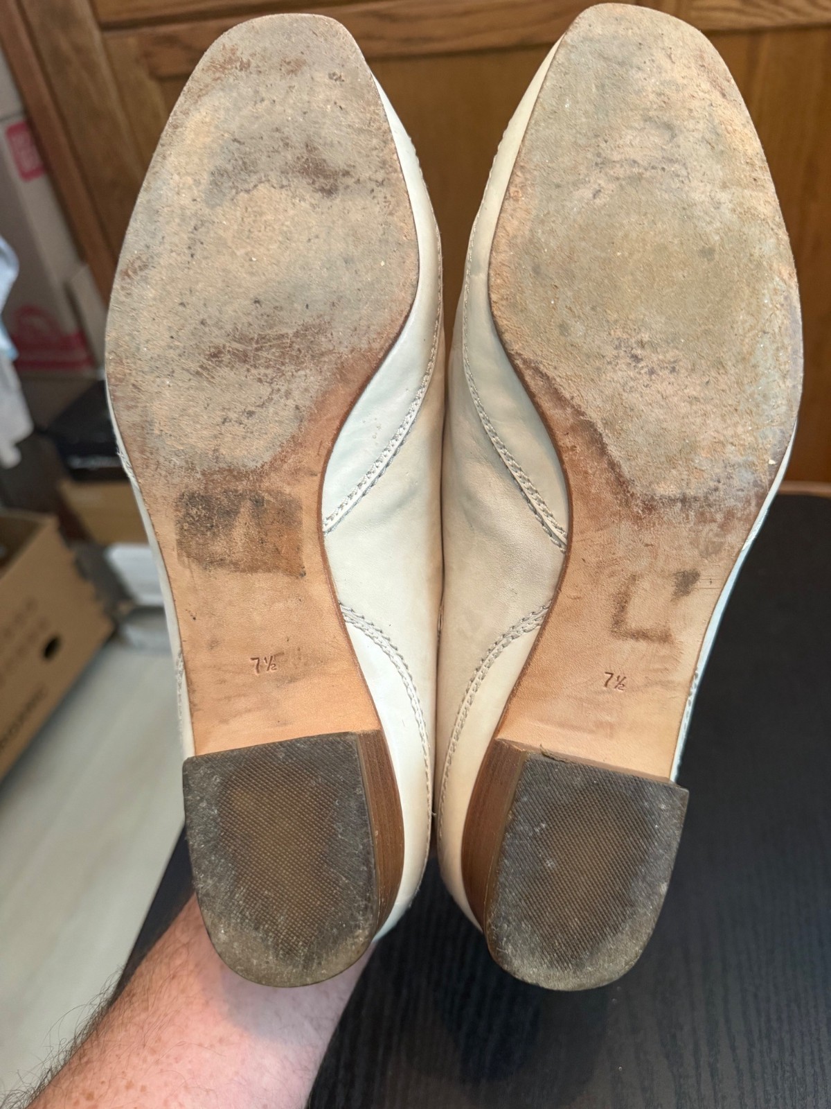 Bally Womens Vasano White Leather Oxford Shoes Size 7.5 Perforated Toe Design