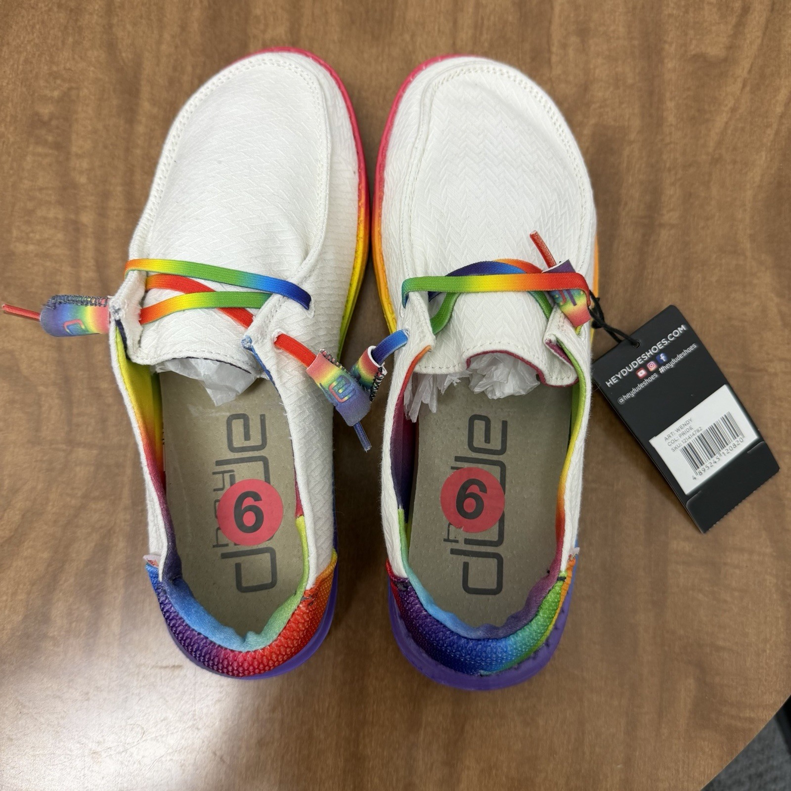 HEY DUDE Wendy PRIDE Rainbow SLIP ON Loafers in WHITE x RAINBOWS – Women’s 6 US