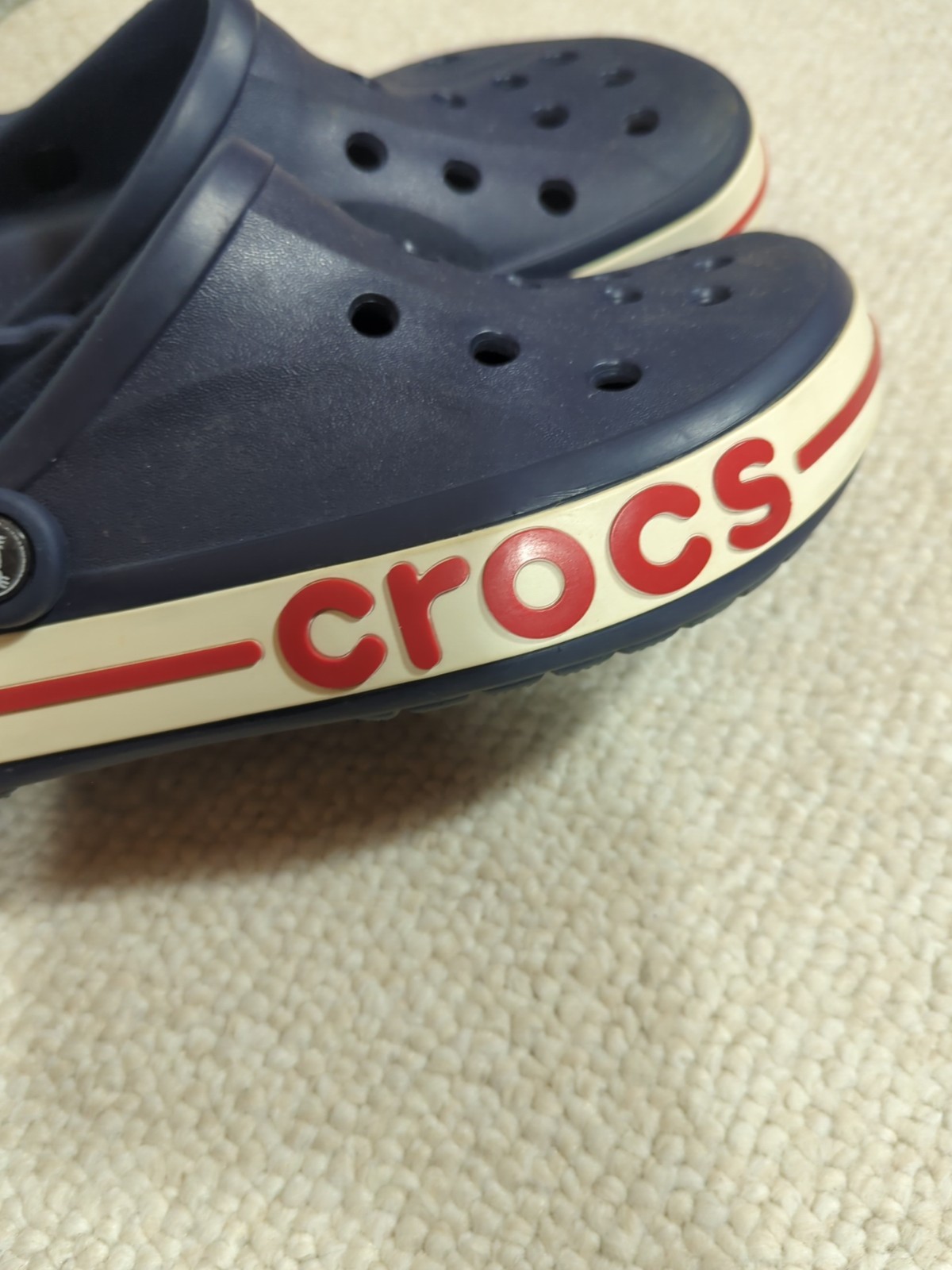 Crocs Crocband Clogs Blue White Red Stripe Women’s 9 Standard Fit Shoes