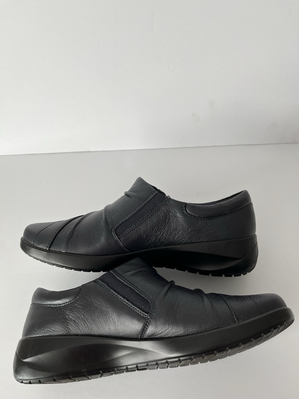 Clark’s Collection Black Size 8 Ladies Slip On Side Zipper Comfortable
