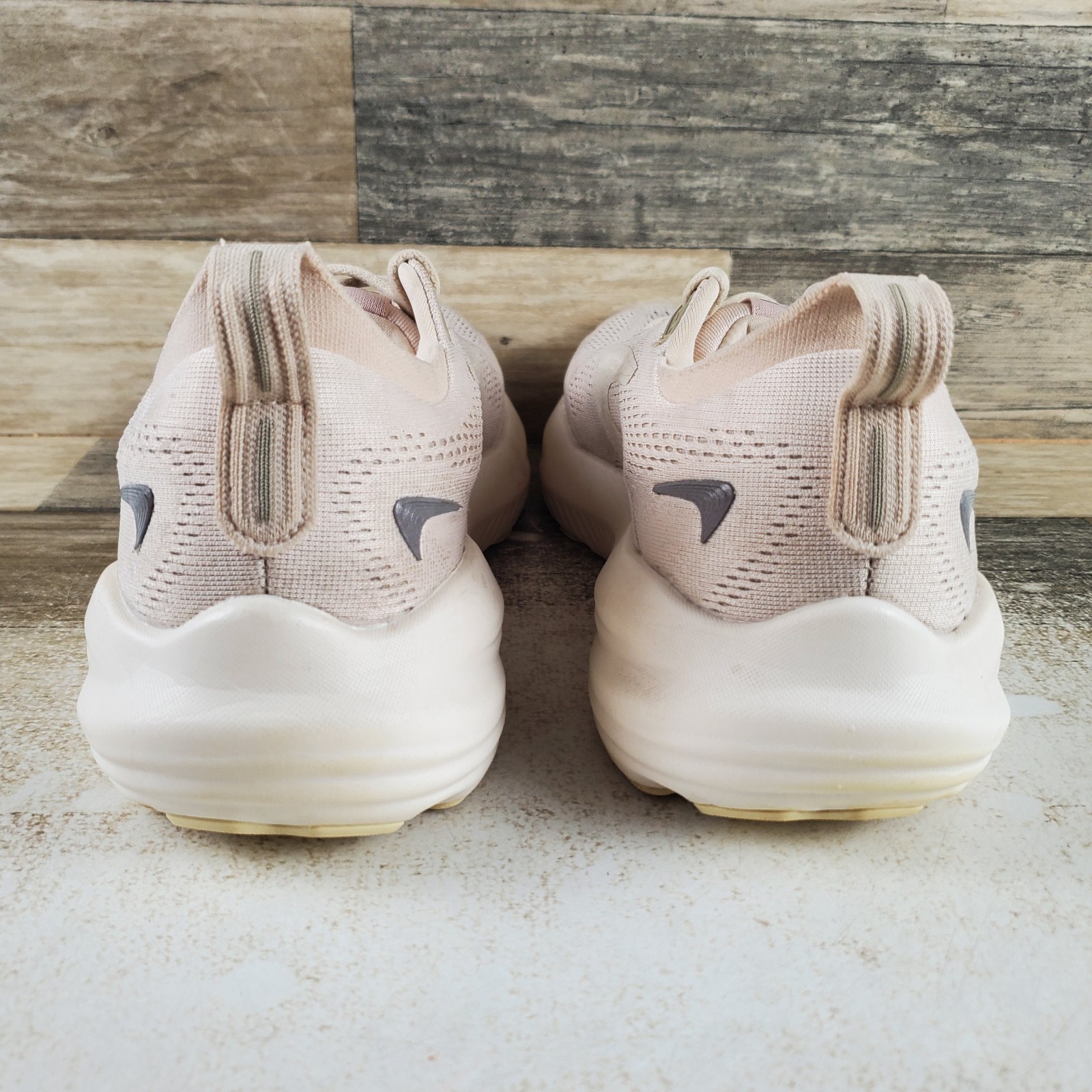 Brooks Glycerin 22 Womens Running Shoes Sz 9 B Almond Peach London Fog Sneakers