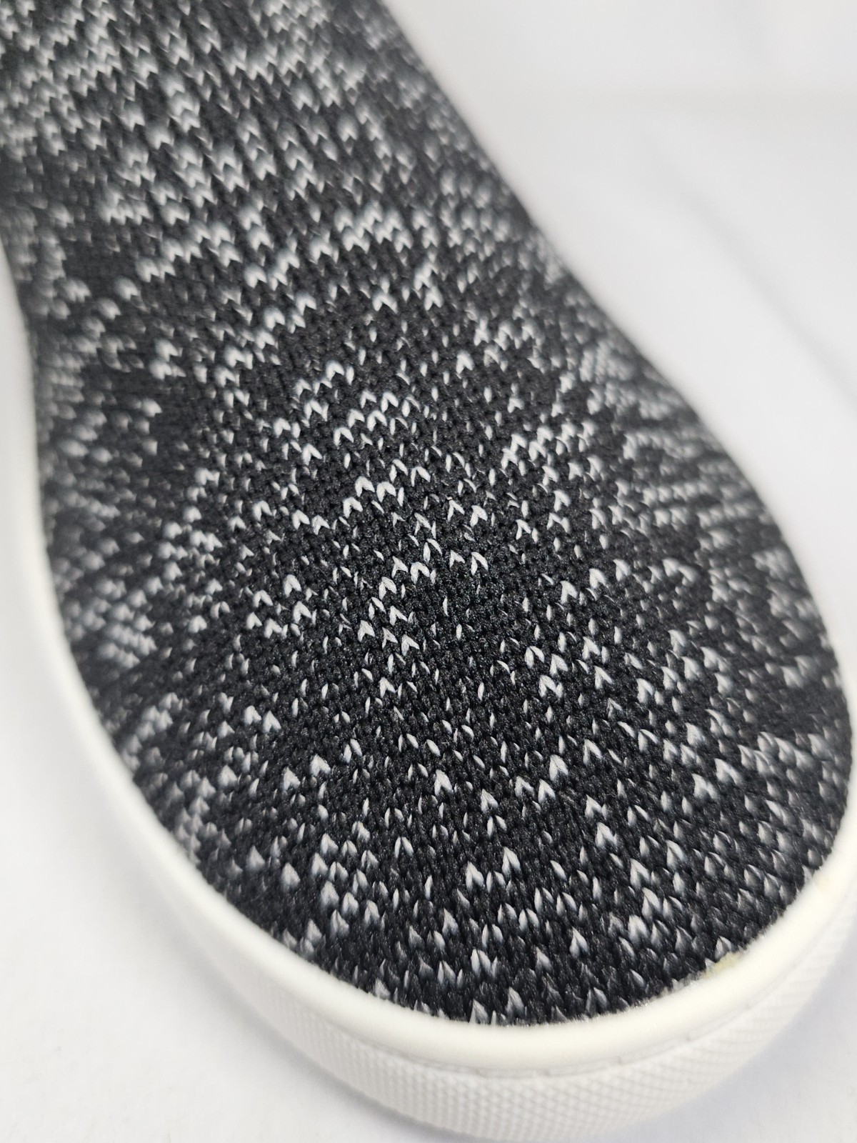 Women’s 7.5 Sonoma Comfort Knit Slip On Shoes 7 1/2 Size