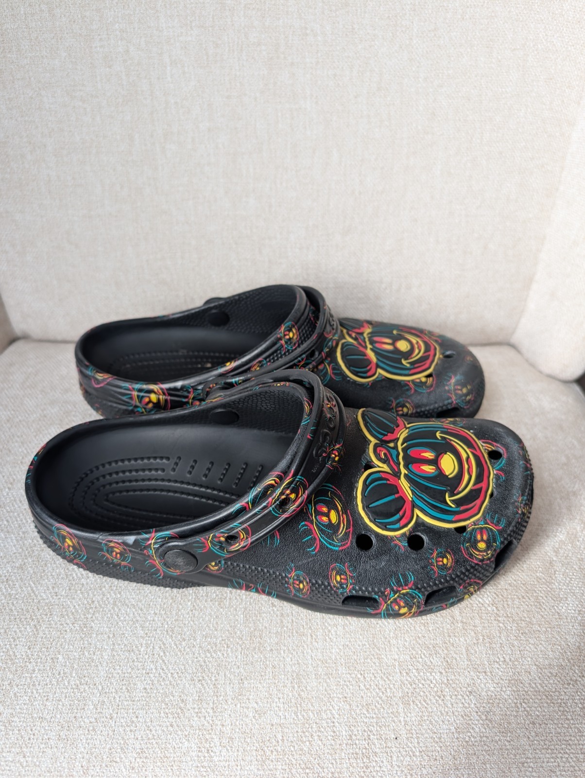 Disney Parks 2023 Glow Halloween Mickey Mouse Pumpkin Adult Clogs Crocs M8/W10