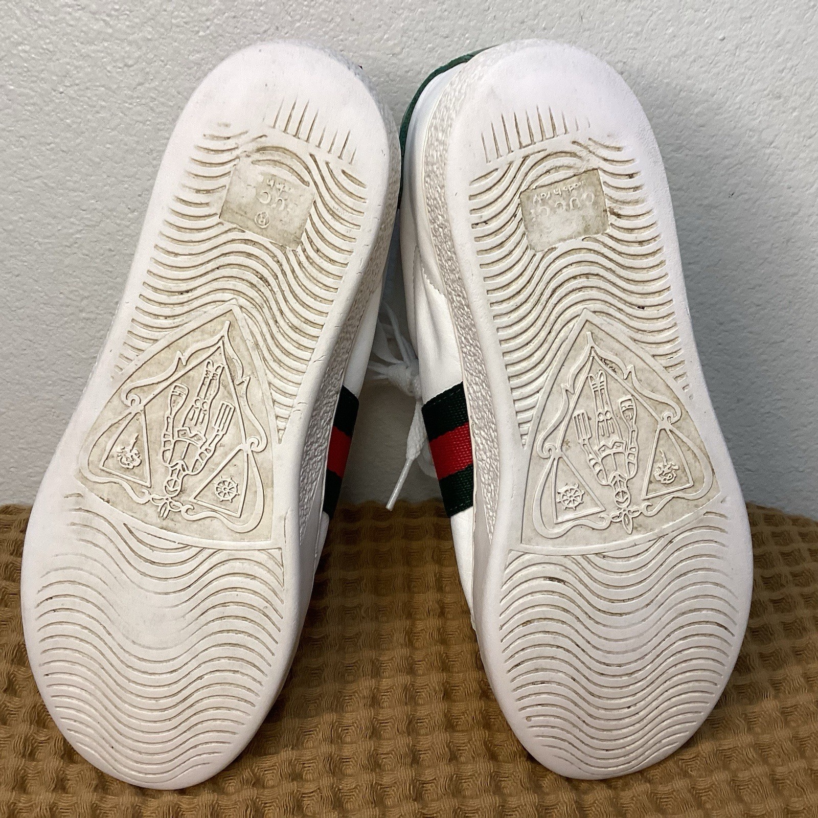 Gucci Ace Embroidered Snake White Womens 38 7 Leather Sneakers Red Green Stripe