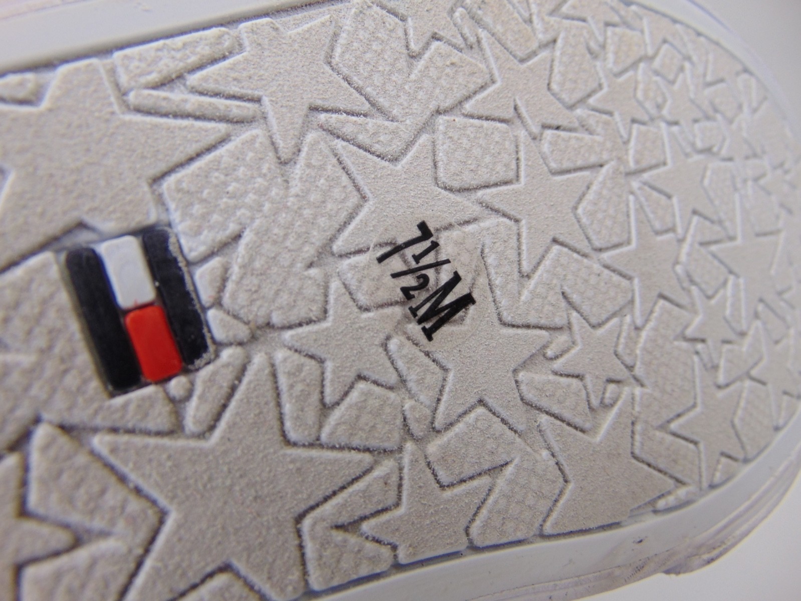 Tommy Hilfiger TWO Women’s Casual Sneakers Size 7.5 White Lace up Comfort Shoes