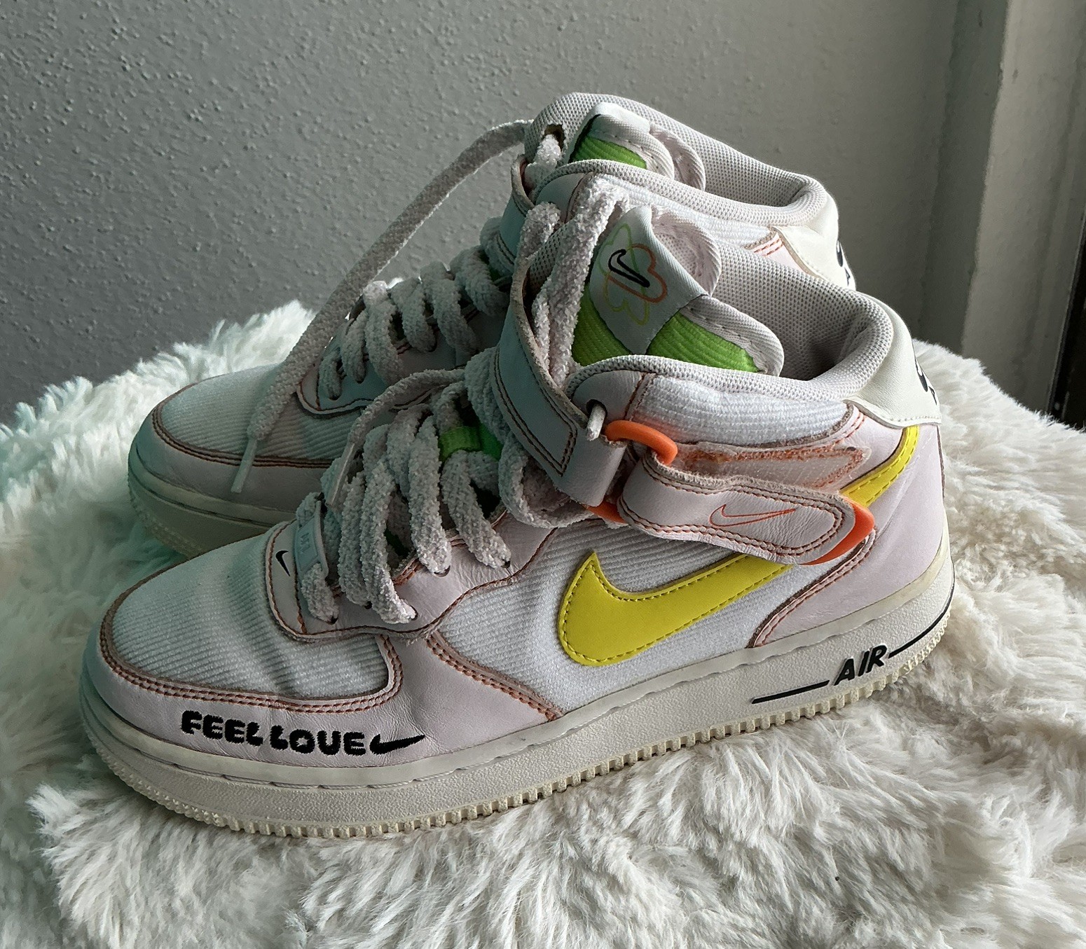 Women’s Nike AirForce 1 Mid ’07 Feel Love Opt Yellow Sneakers Size 7.5