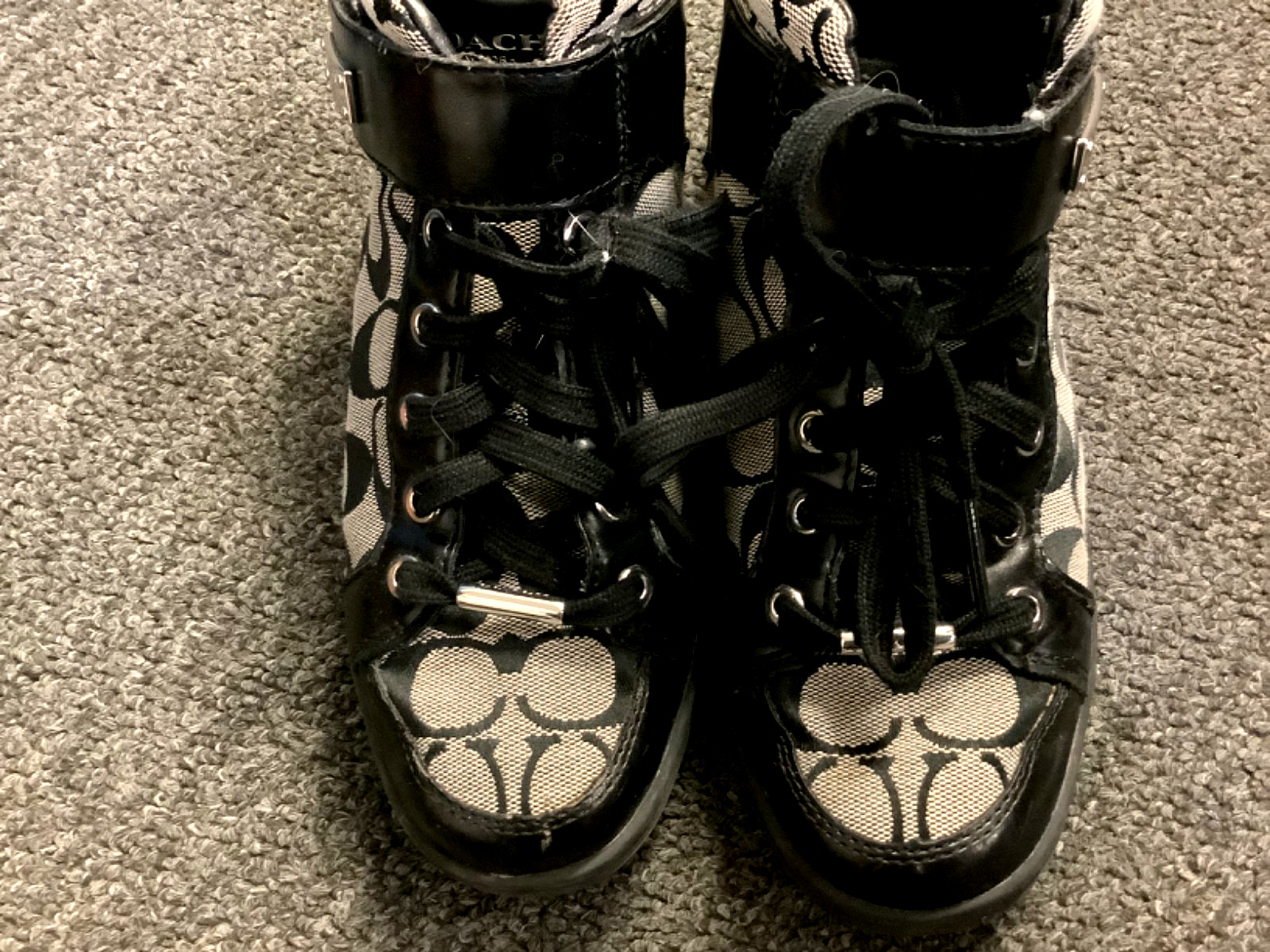 Women’s Coach “Zoey” Hightop Black And Grey Signature Print Used Sneakers Size 8