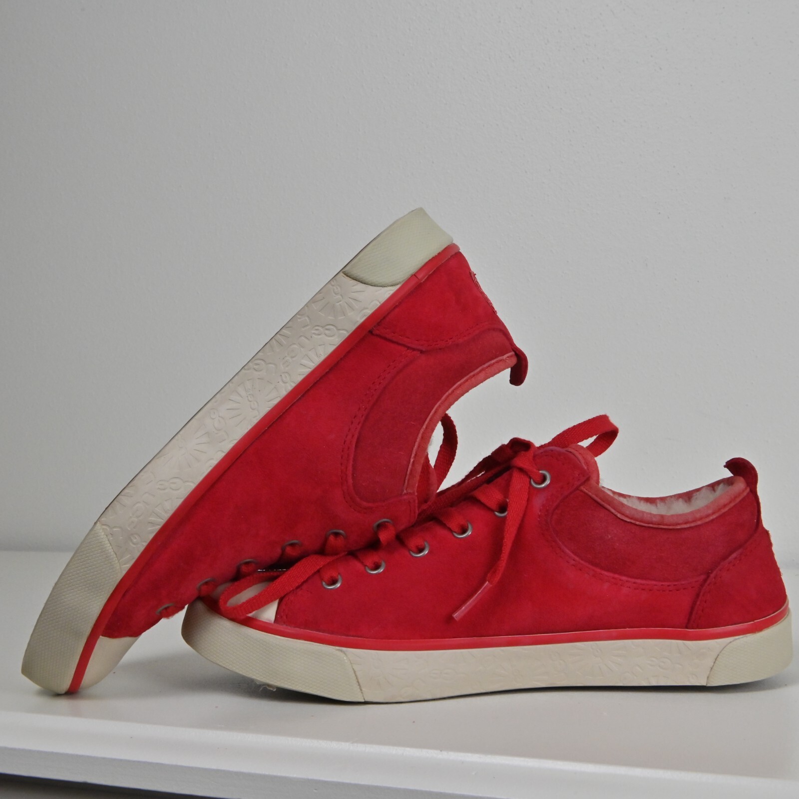 UGG 60s Suede Upper Sheepskin Shearling Lined Comfort Low Top Sneakers US7 UK5.5
