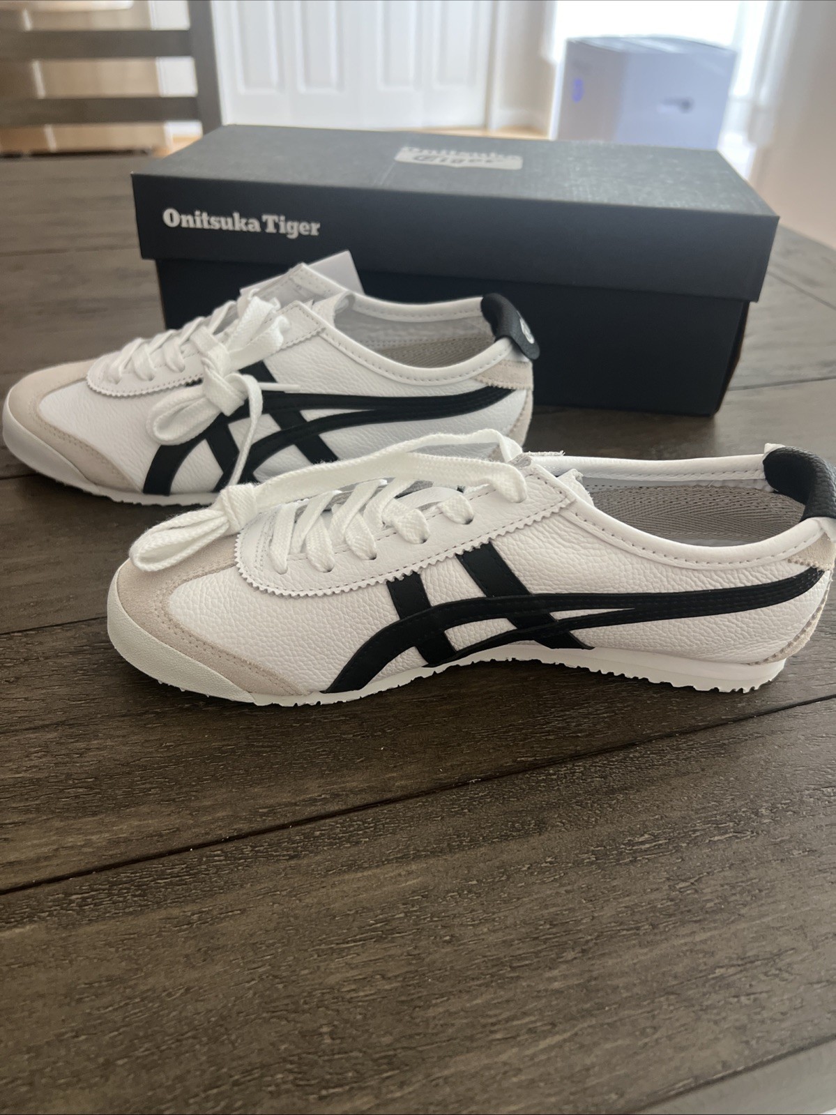 Onitsuka Tiger Mexico 66 White/Black Women’s US 6