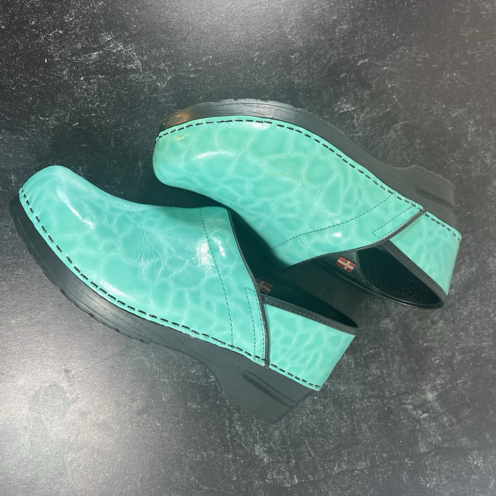 Sanita Professional Patent Leather Clogs Mint Teal Water Pattern Size 38 US 7.5