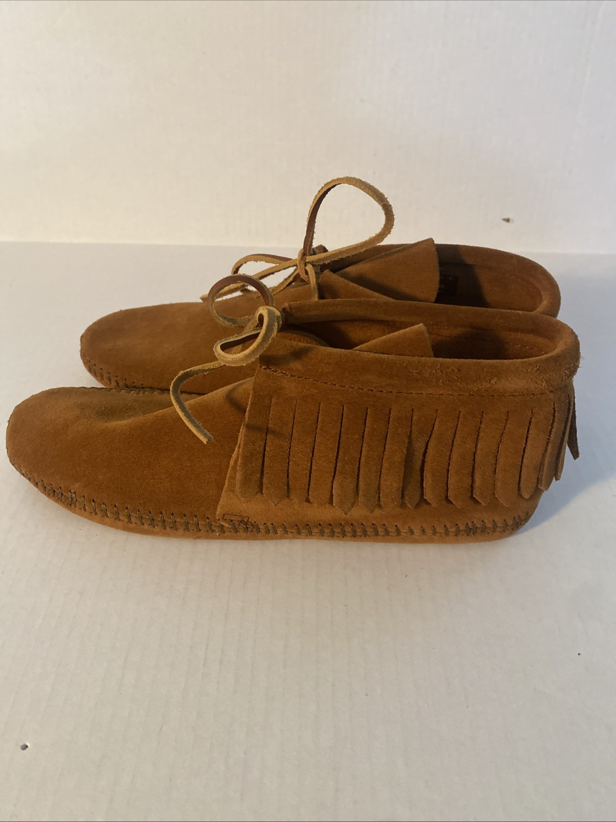 Minnetonka Women’s Moccasin Brown Suede Style 482 US Size 8.5