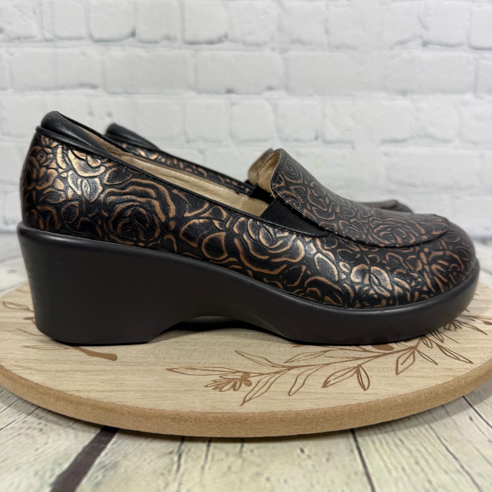 Alegria Emma Clog Floral Embossed Tooled Leather Bronze Comfort Shoe Size 6.5 US