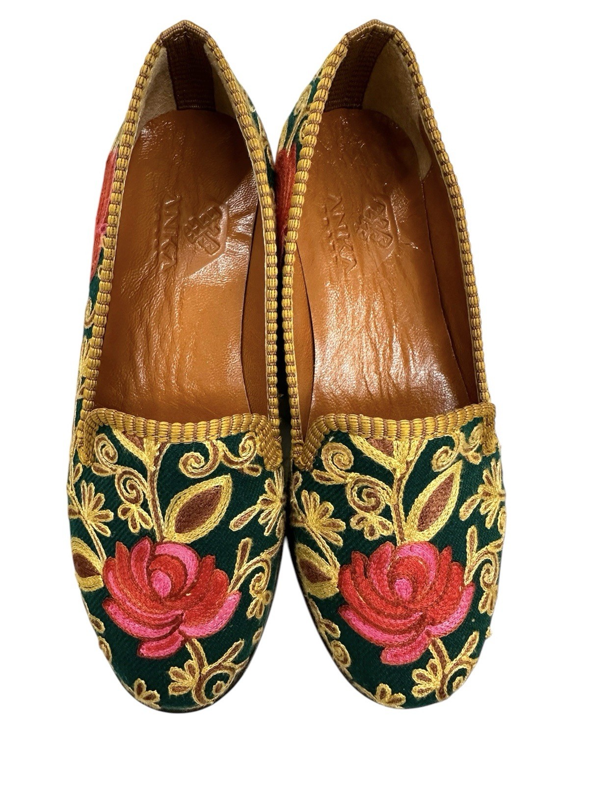 Embroidered Shoes US-8 (EU-38) (sole-hard leather. lining-leather) for Women