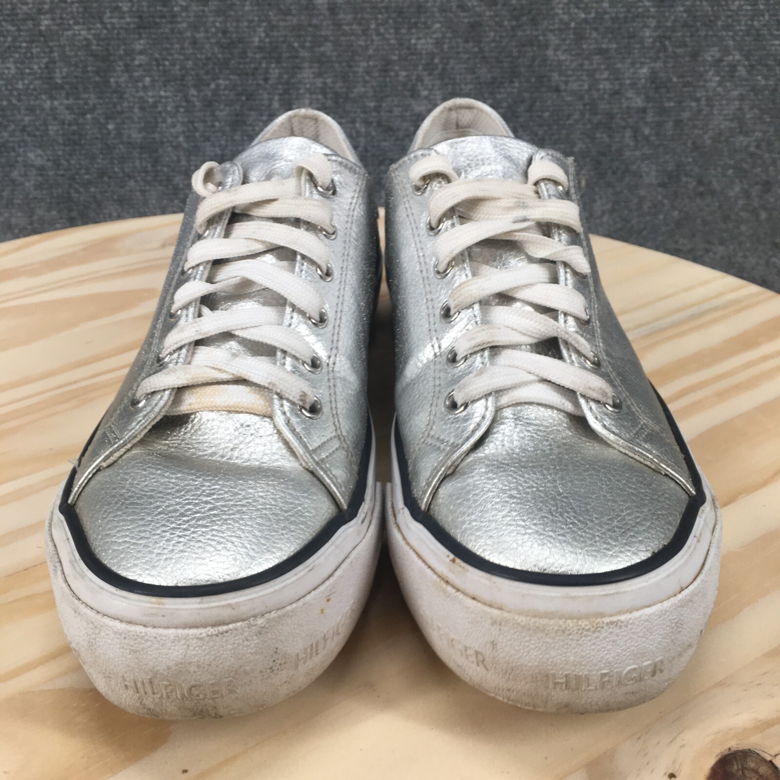 Tommy Hilfiger Shoes Womens 7.5M Helien Platform Sneakers Silver Lace Up Low Top