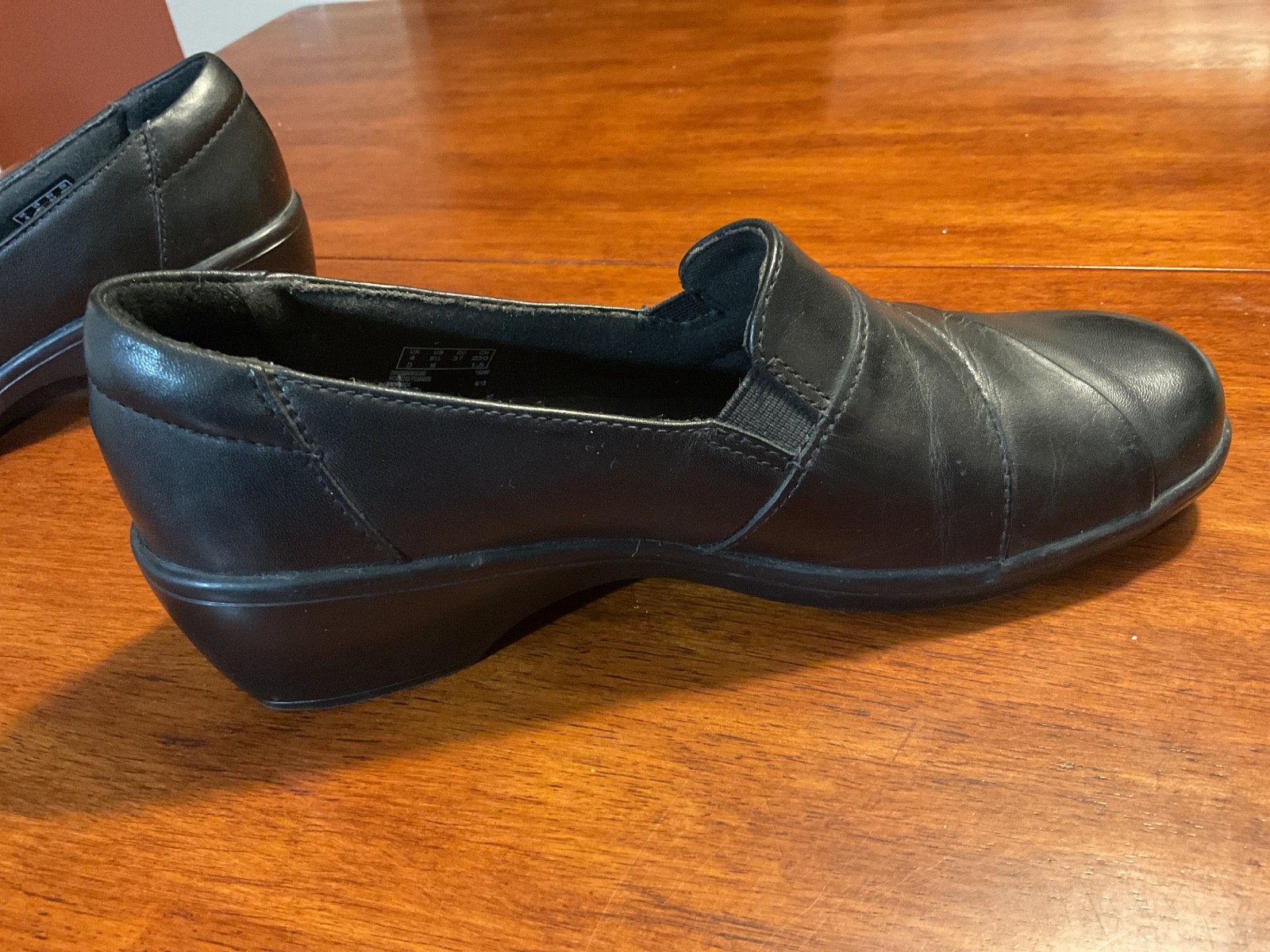 Clark’s Collection May Marigold Black Loafers Slip On Size 6.5 Comfy Casual