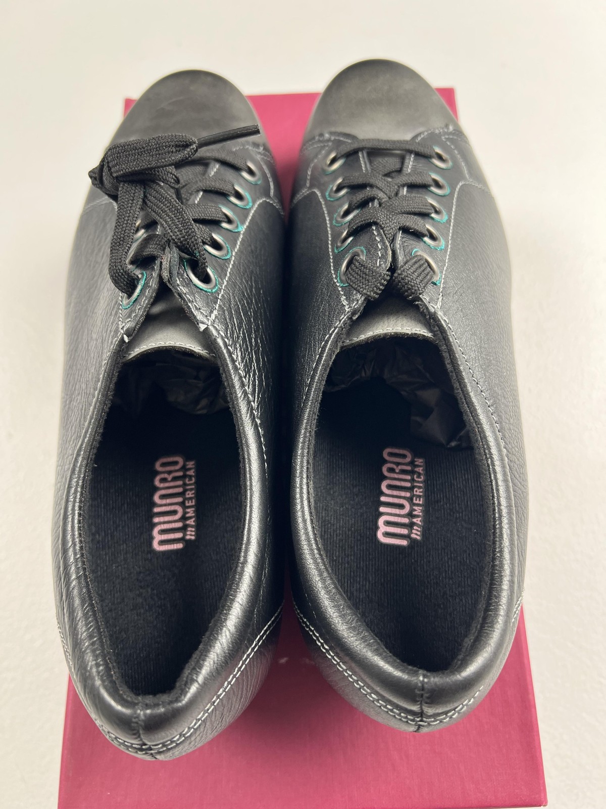 Munro Dakota Shoes Womens Size 10 W Black Leather Lace Up Comfort Sneakers