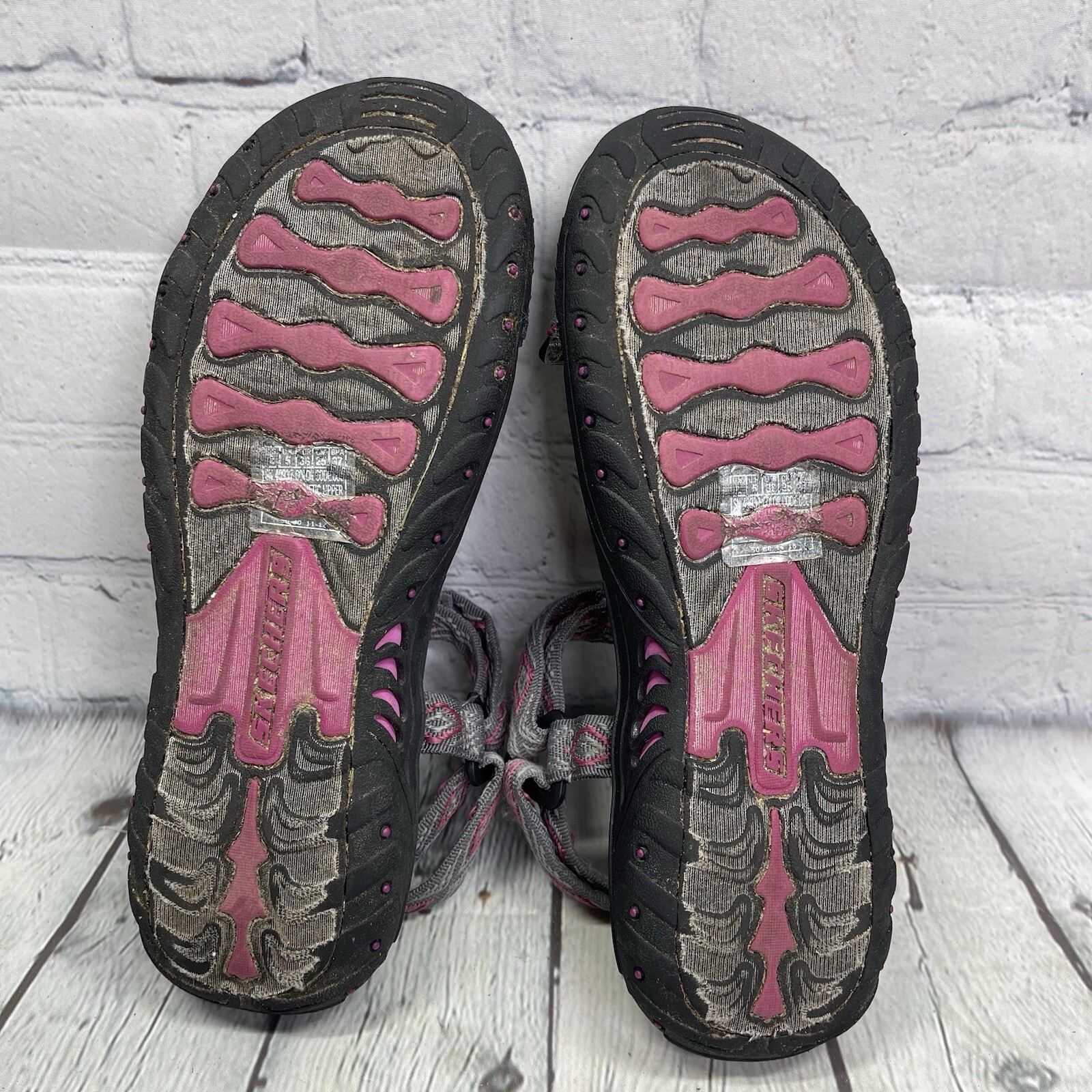 Skechers Reggae Sandals Women Size 9 Strappy Outdoor Lifestyle Hiking Walking