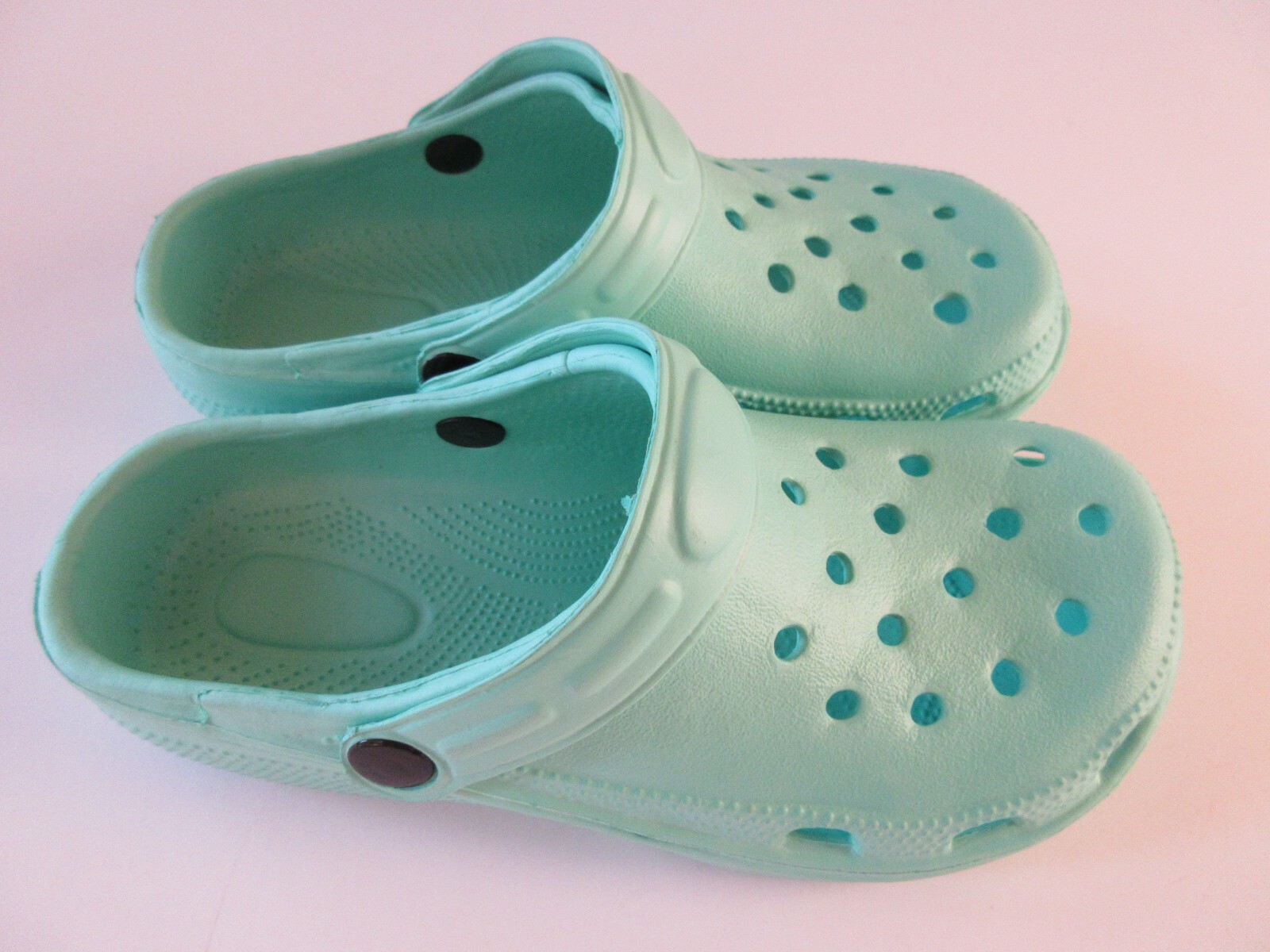 Casual Women’s Slip On Garden Clogs Sandal Lt Green Color Variety Of Sizes New