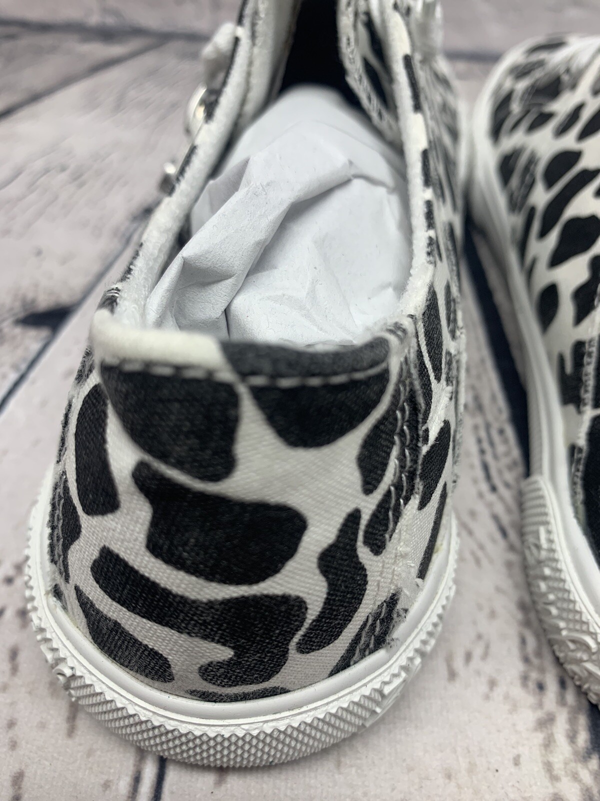Blowfish Malibu Shoes Womens 8.5 Sneakers Lace Up Zip Cow Print Canvas Comfort