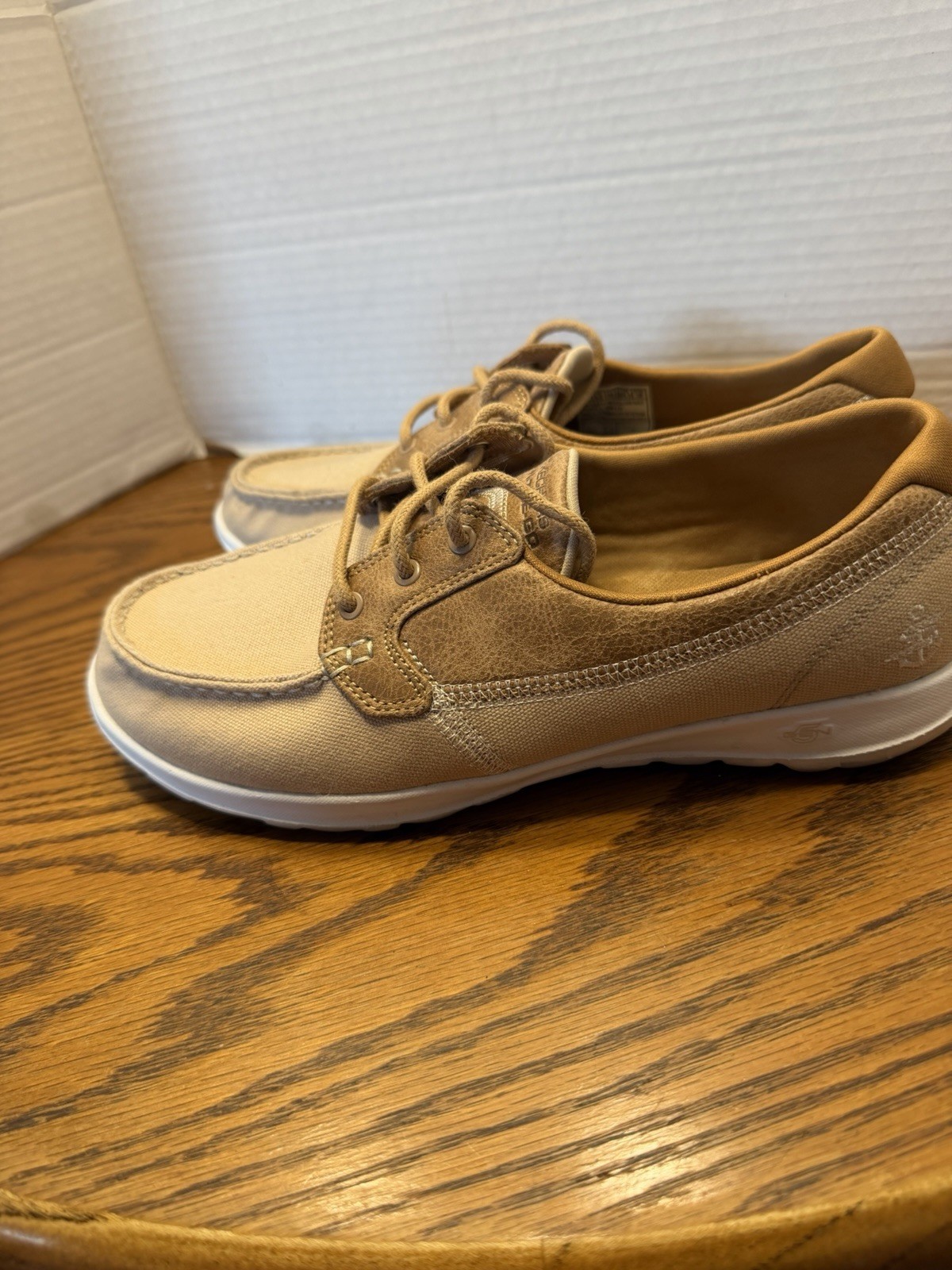 SKECHERS GOga Mat On-the-Go Boat Shoes Lace Up Beige Tan woman’s US 8.5