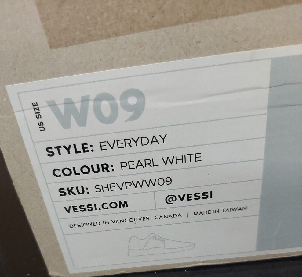 Vessi W09 everyday pearl white shevpww09. preowned