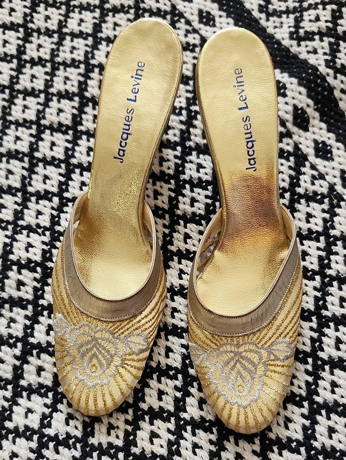 Vintage Jacques Levine Gold Brocade Embroidered Mule Kitten Heels Sz 7 Luxury