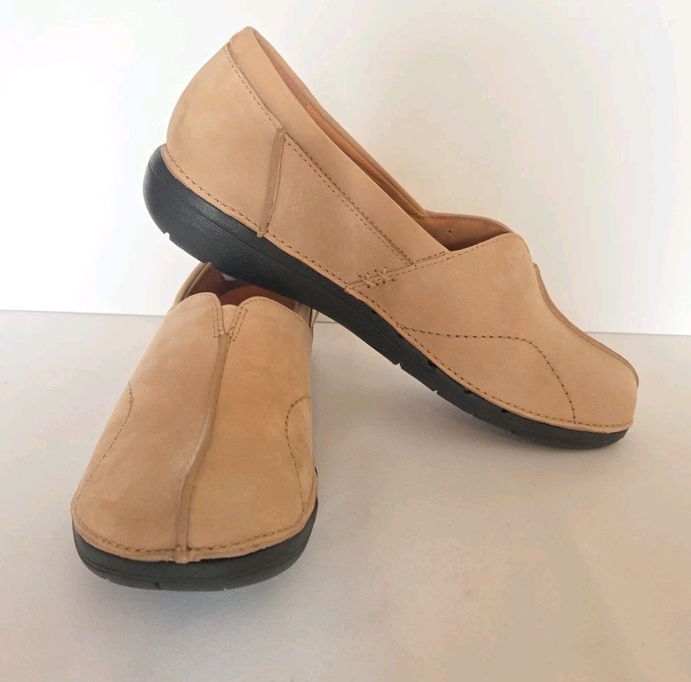 Tan Nubuck Comfort Loafers Clarks Un Loop Stride 10M Nougat Store Return EUC