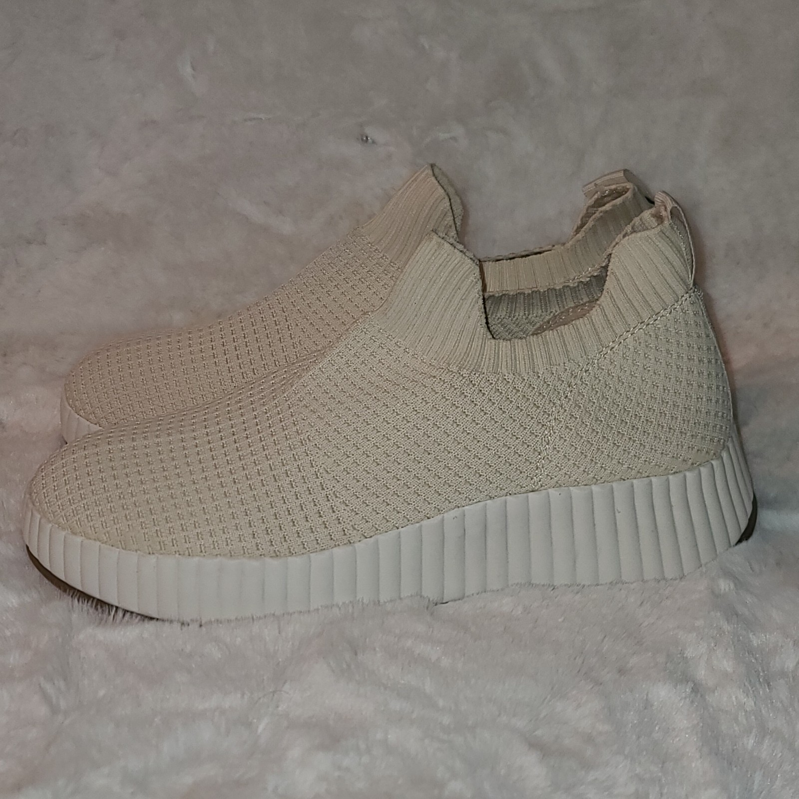 Sonoma Ortholite Eco Carolynn Color Natural / Off White Slip Ons US Size 10.