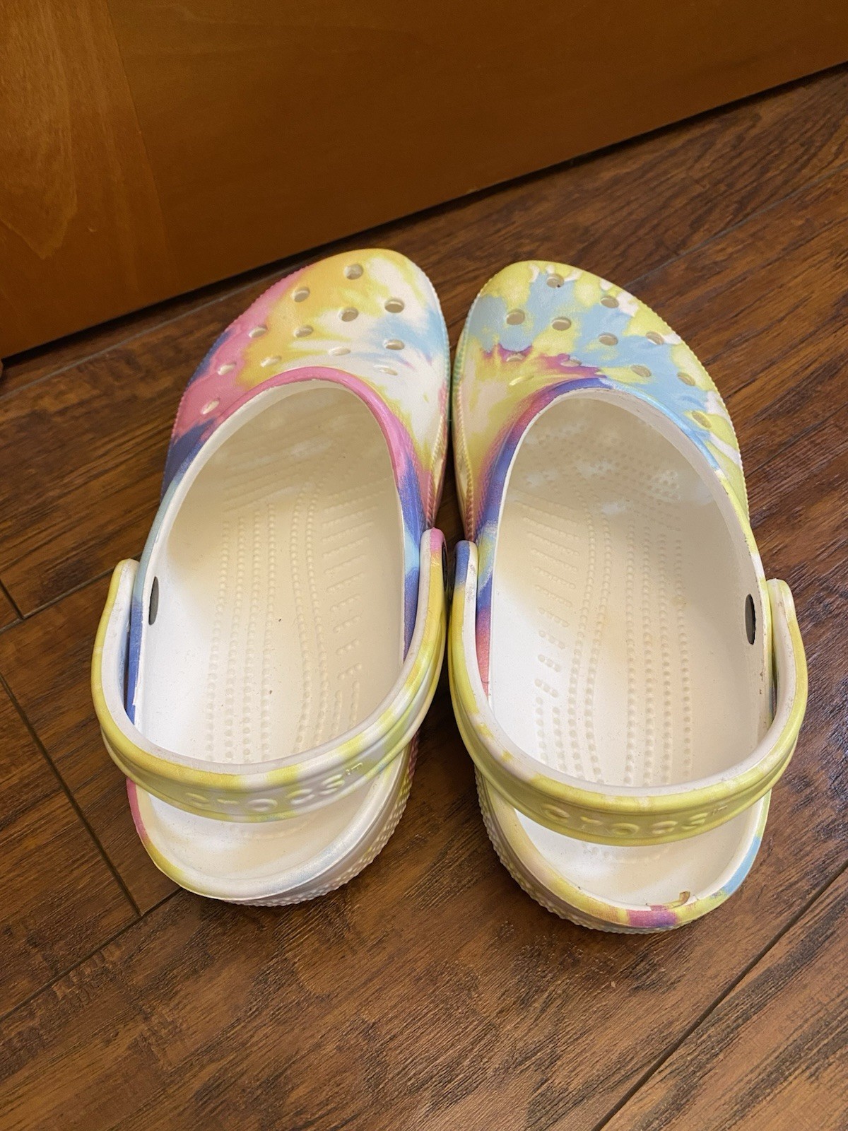 Crocs Unisex Classic Tie-Dye Pastel Graphic Clogs Men’s Sz 7 Women’s 9
