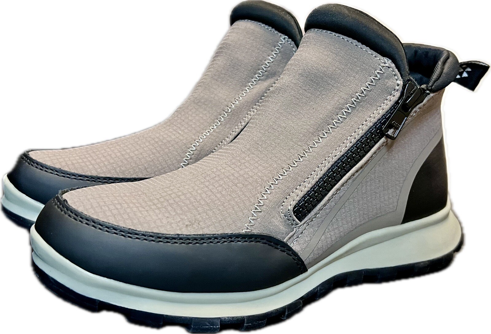 Women’s Cougar River Nylon Waterproof Sneakers US Size 6 NEW