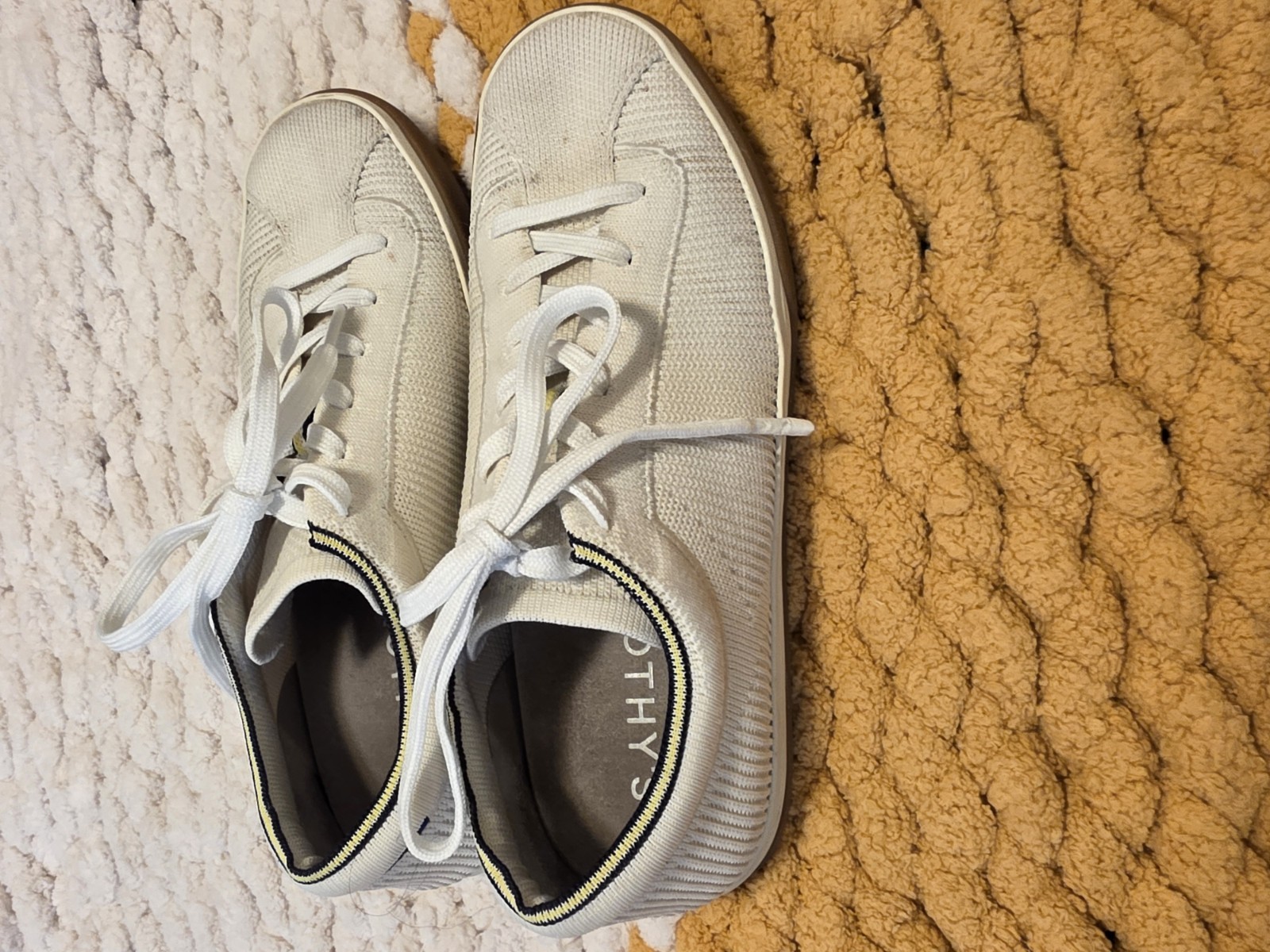 Rothys Womens Blonde Size 8 Cream Lace Up Round Toe Low Top Sneakers