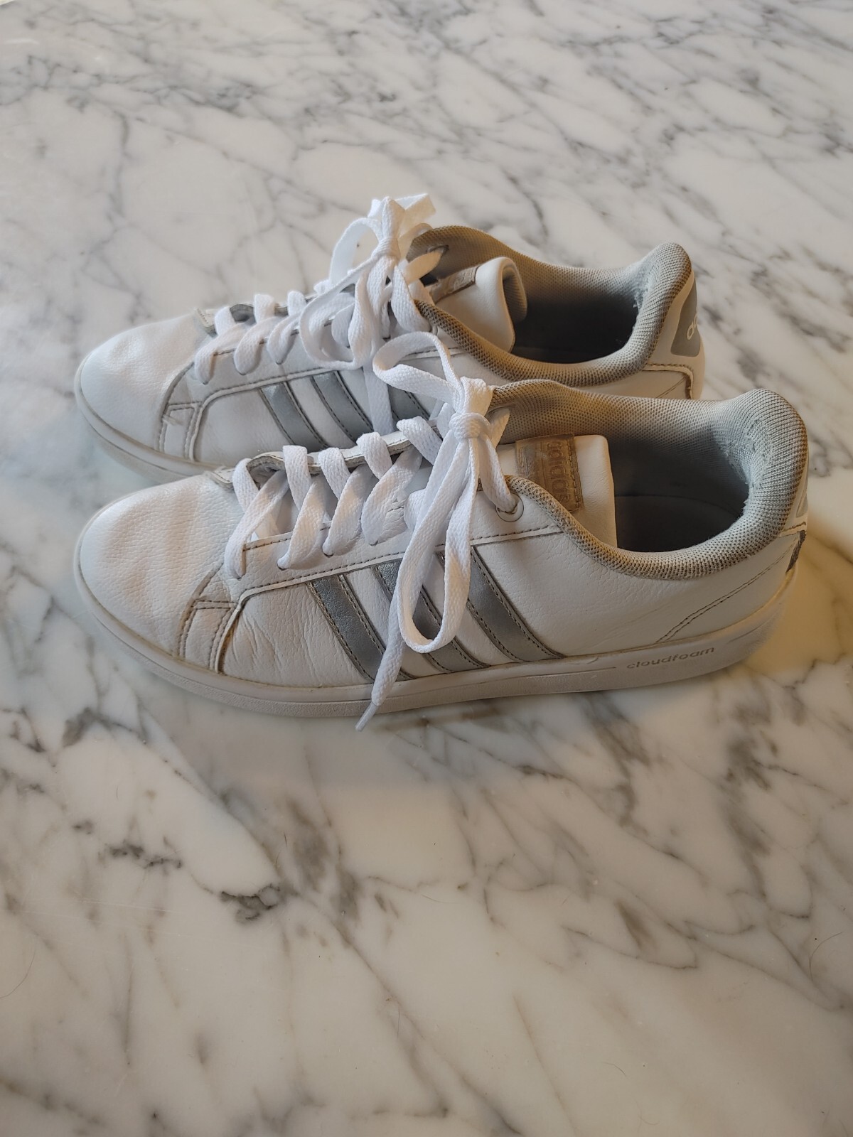 ADIDAS AQ0528 Women’s Sz 7.5 Grand Court White w/Silver Stripes UK 6
