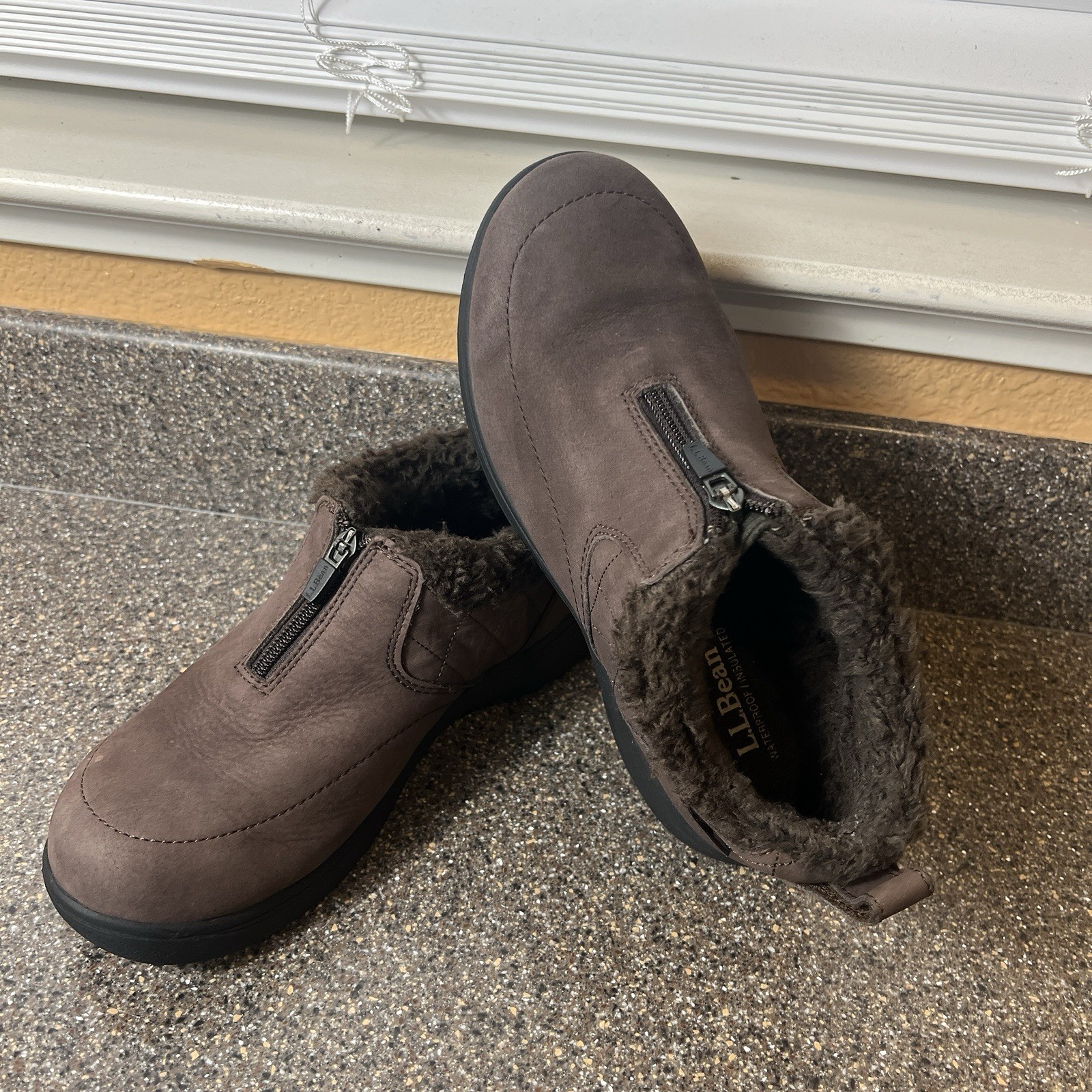 L.L.Bean Comfort Casual Womens Sz 7.5 M Brown Leather Insulated Waterproof Shoes