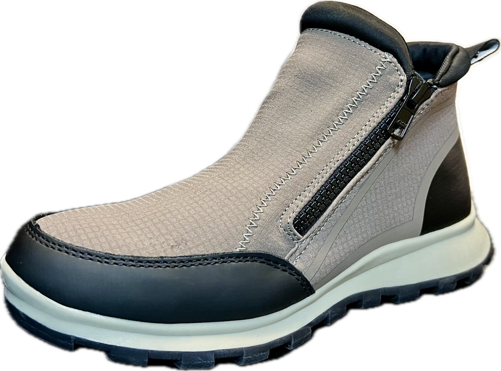 Women’s Cougar River Nylon Waterproof Sneakers US Size 6 NEW