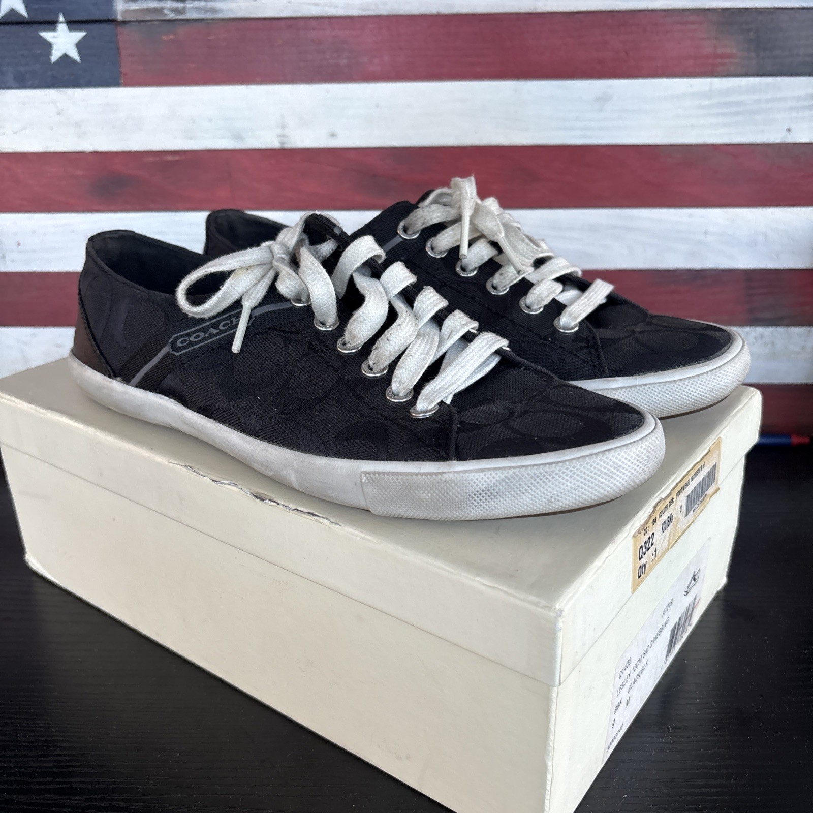 COACH Low Top Signature Lesley Sneakers Lace Up Black Casual Women’s 9