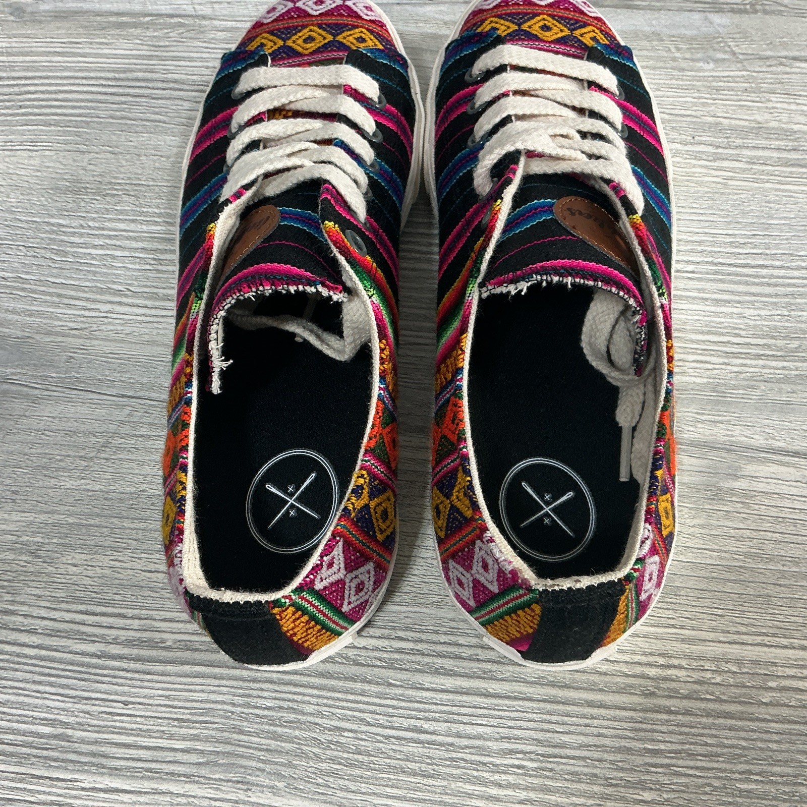 Inkkas low-top canvas sneakers colorful woven pattern Women’s Size 11 Men’s 9