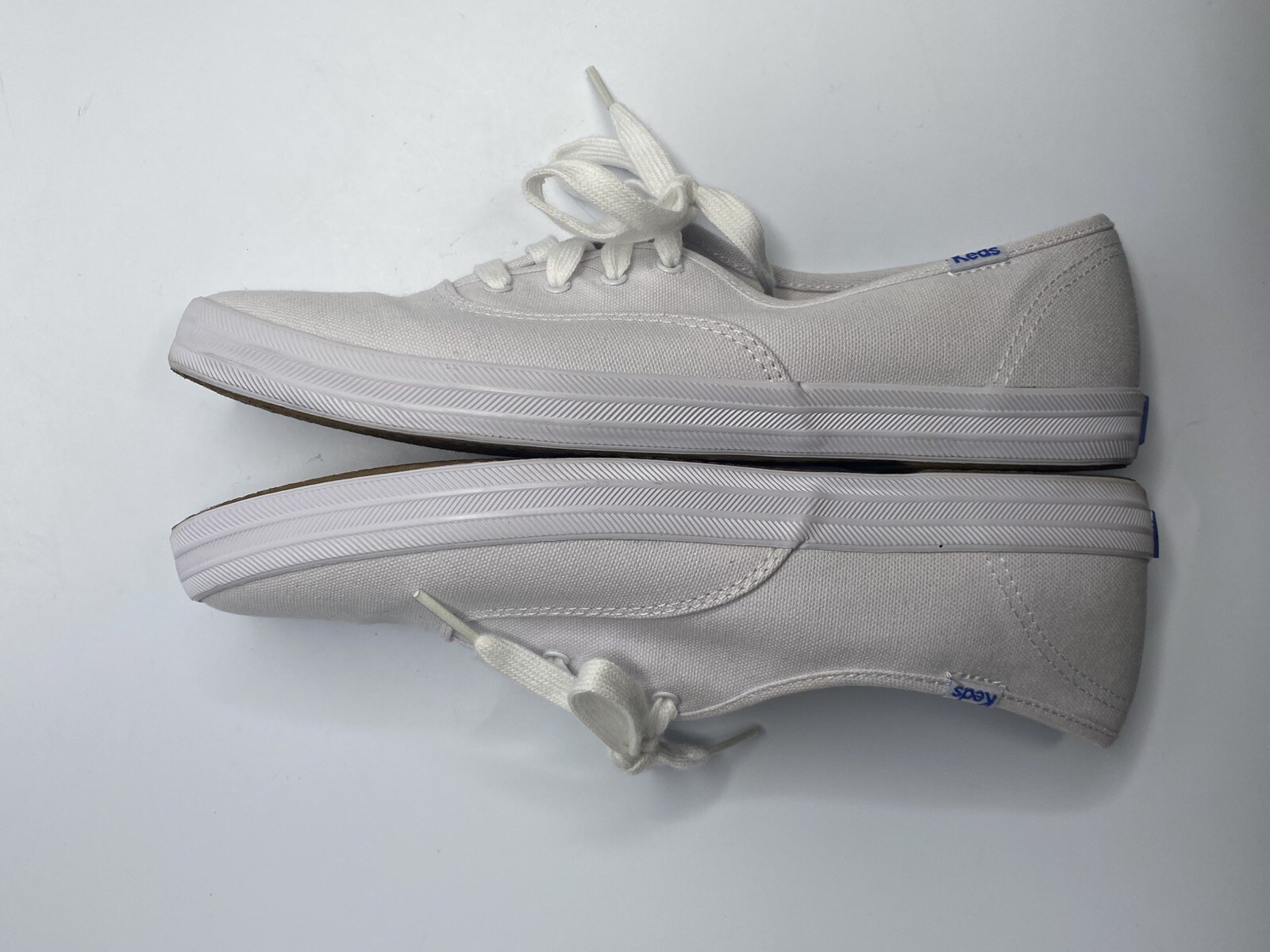 New Keds Womens White Canvas Champion Slip On Flat Shoes WF34000S Sz 9.5