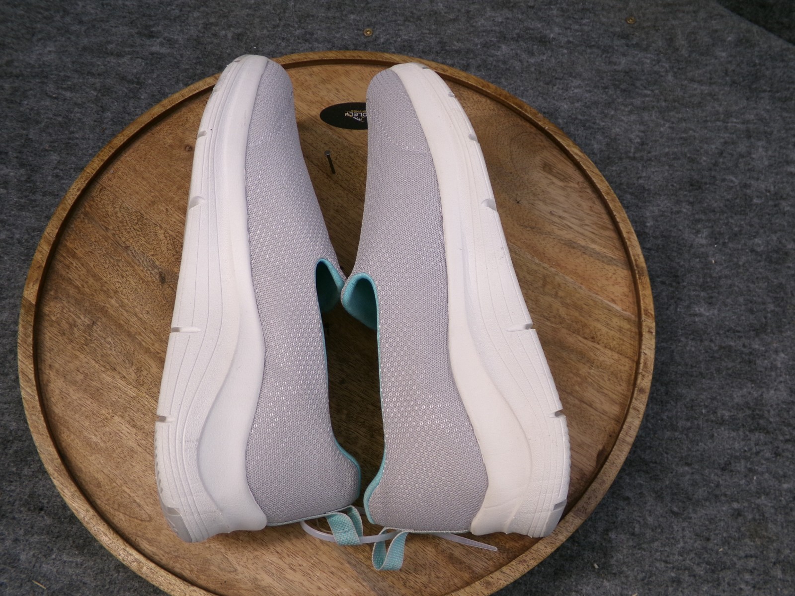Skechers Arch Comfort Womens Size 10 US Gray Teal Athletic Slip On Shoes 56126