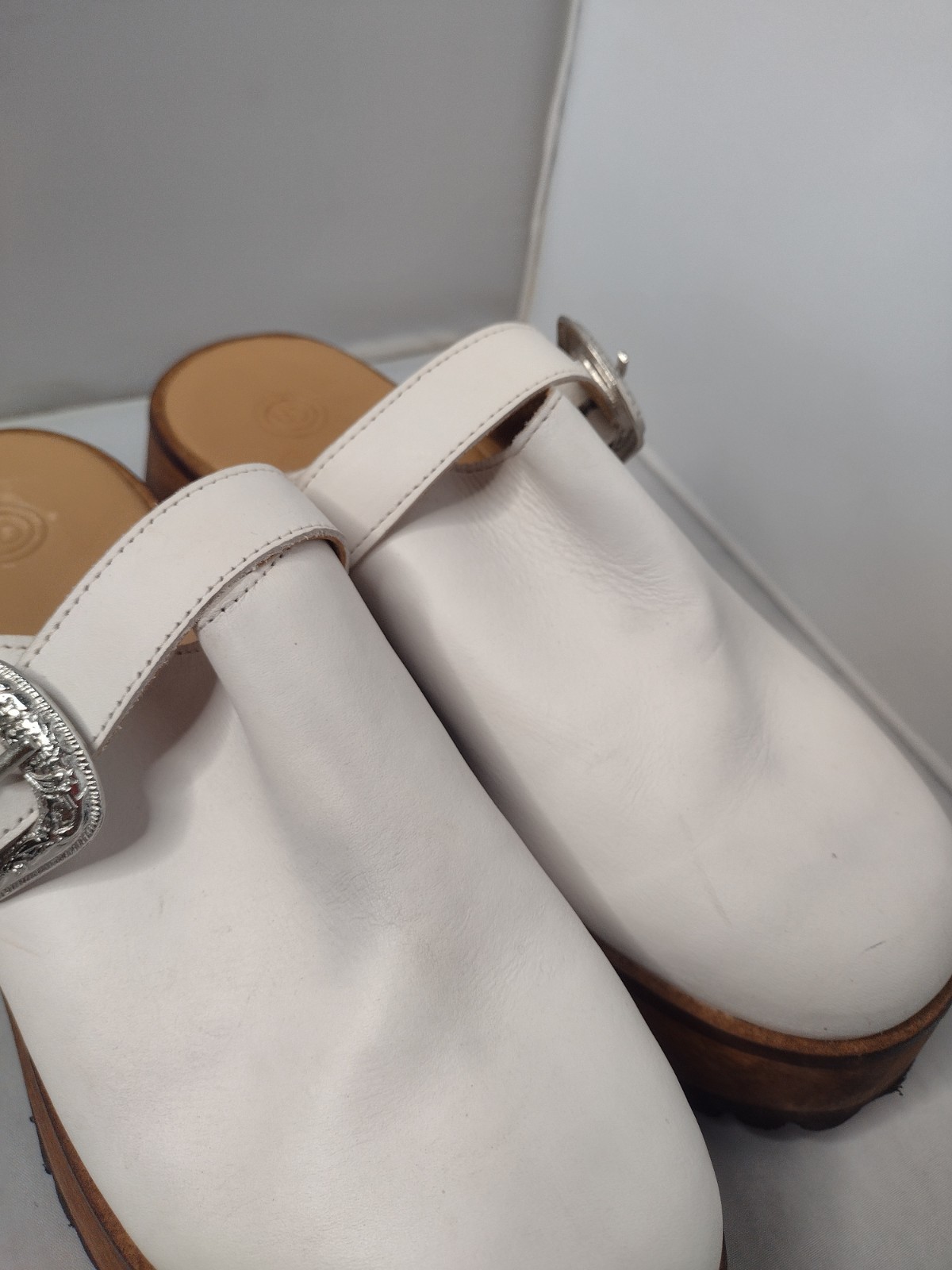 Urban Outfitters Women Buckle Clogs Shoes 7 White Western Cowgirl Ranch Rodeo C