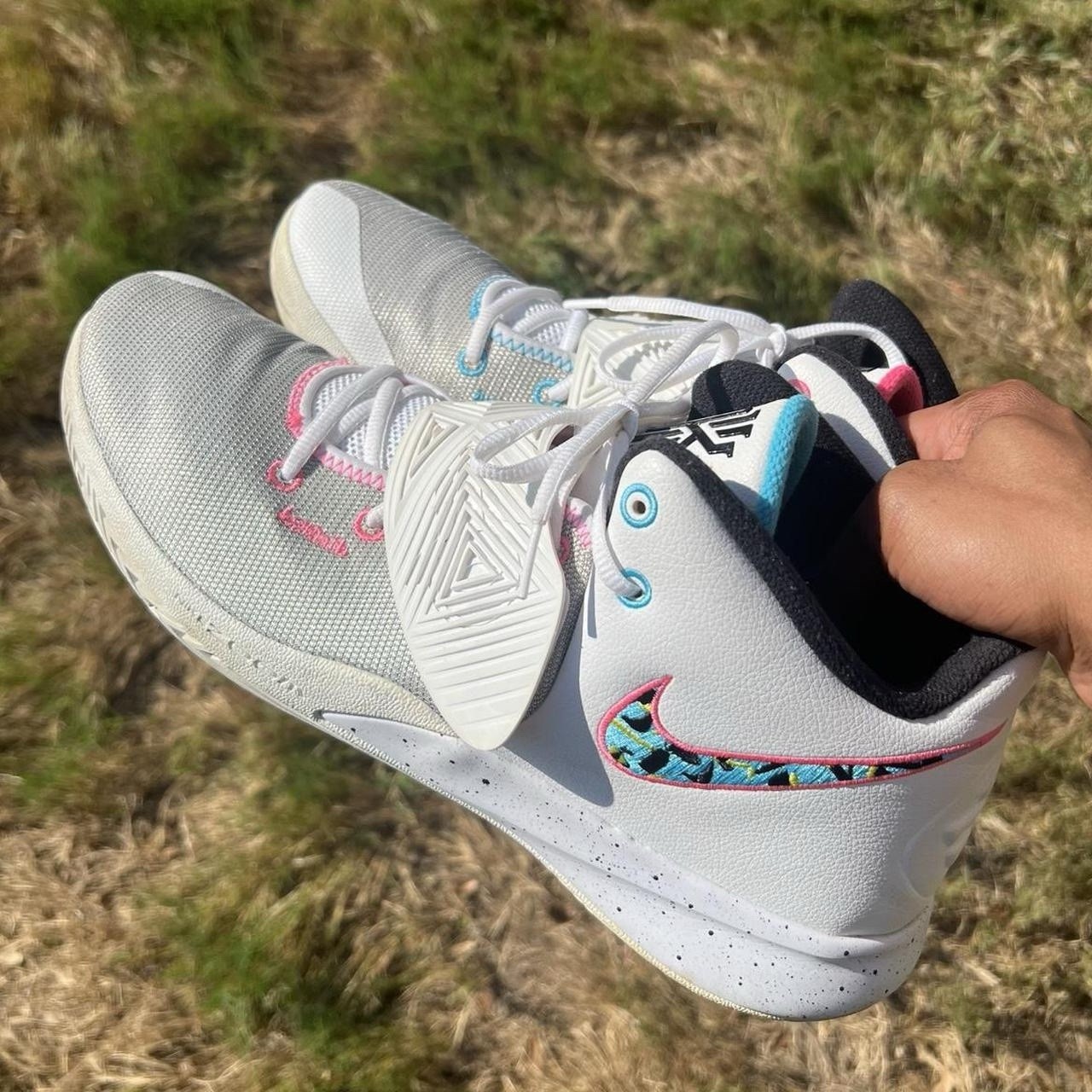 Nike Kyrie Flytrap 3 South Beach Size 15 Basketball Sports Athletic Colorful