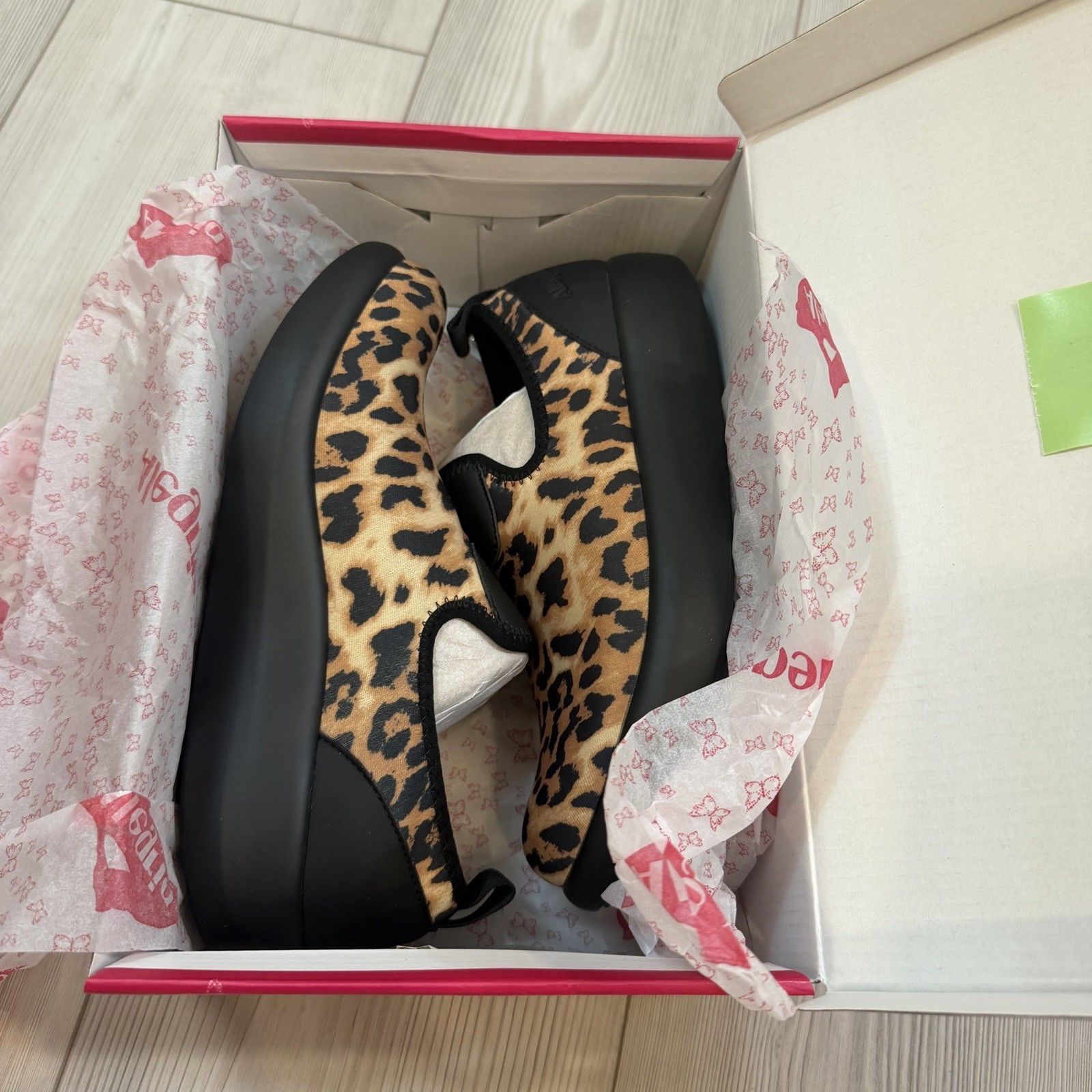 NEW Alegria Eden Slip On Shoes Leopard Printed Boho Sneakers 38 8 8.5