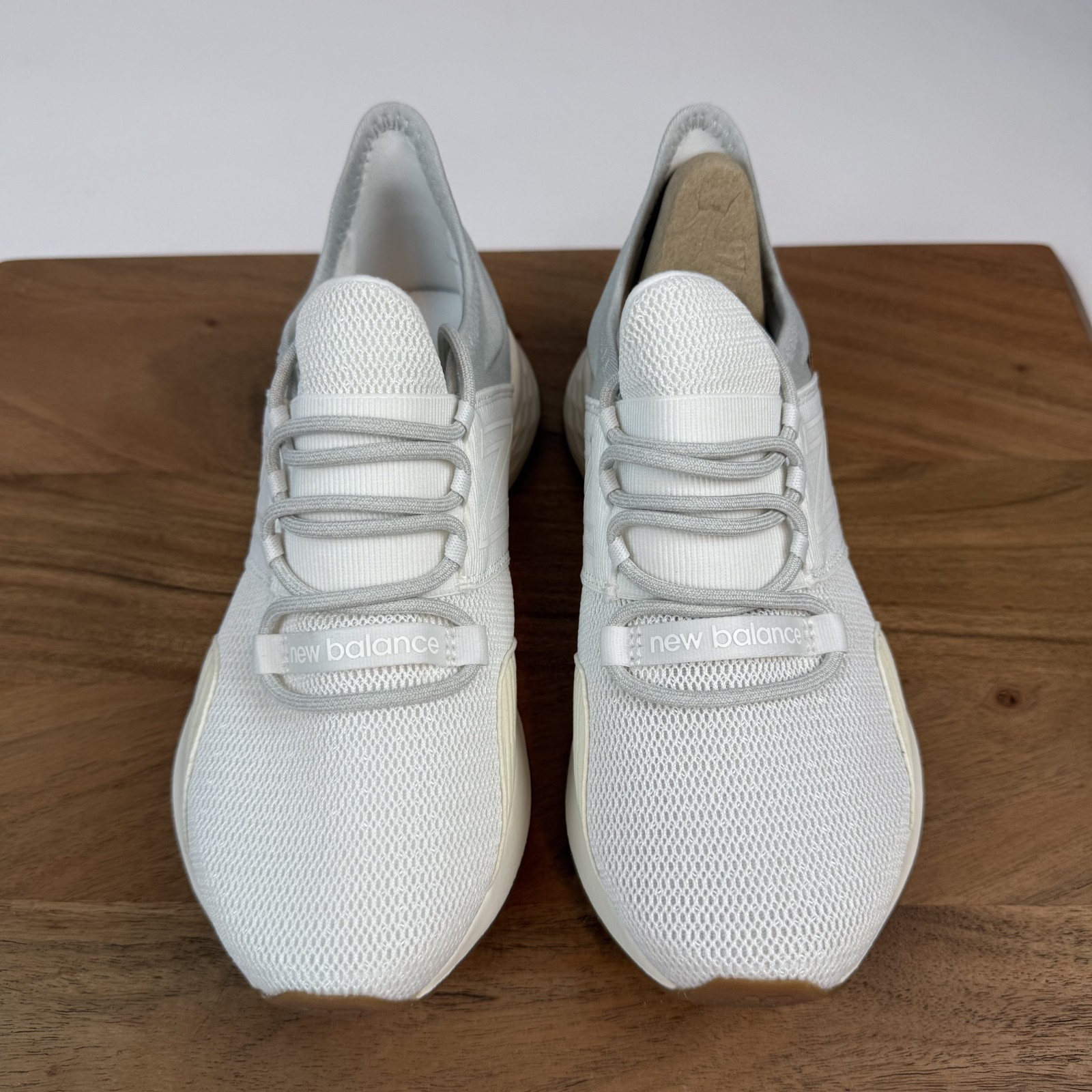 New Womens New Balance Fresh Foam Roav Tee Shirt White Casual Sneakers Sz 6 NIB