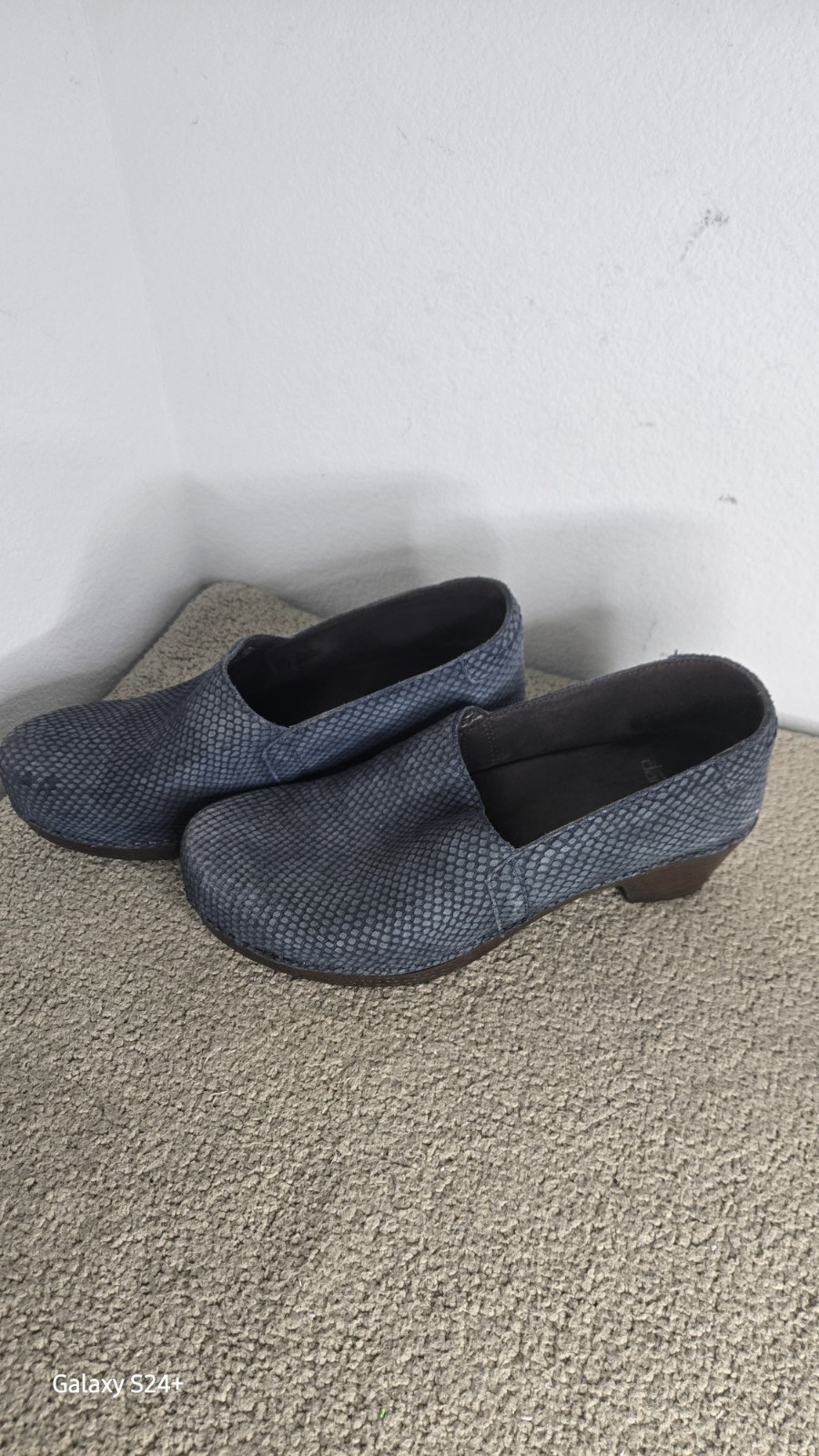 Dansko Womens Size 41 Blue Snake Embossed Suede Comfort Shoes Clog Heels