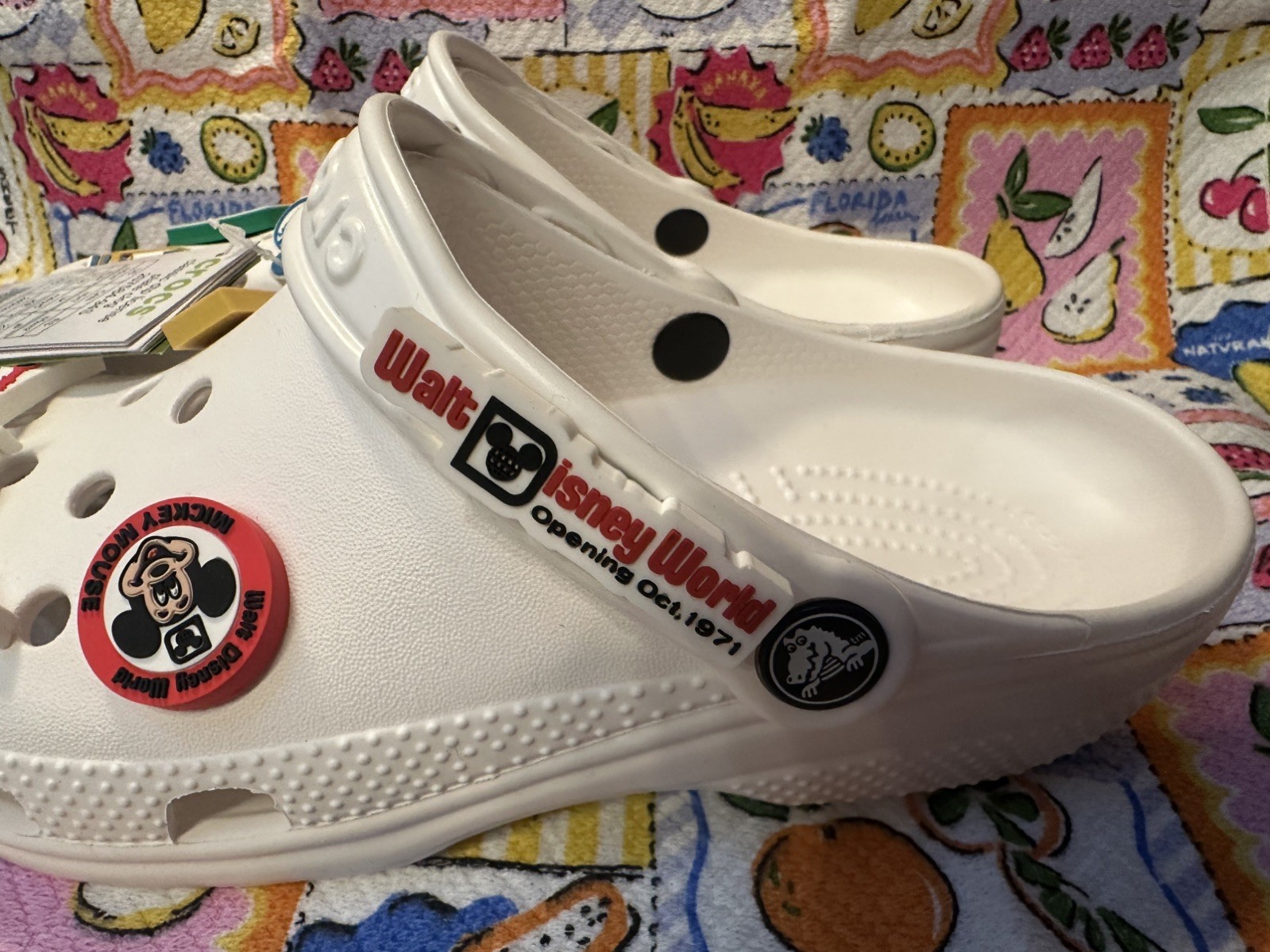 NWT❤️Crocs Classic M5/W7 White DTP License Plate Disney Vault Collection Clogs🥳