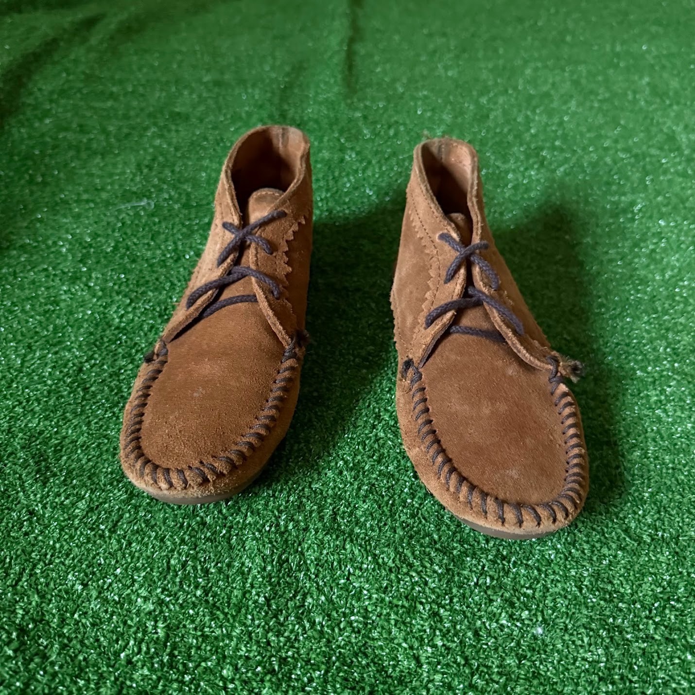 Minnetonka Brown Suede Ankle Boot Moccasins Lace Up Stitch Detail Shoes Size 8