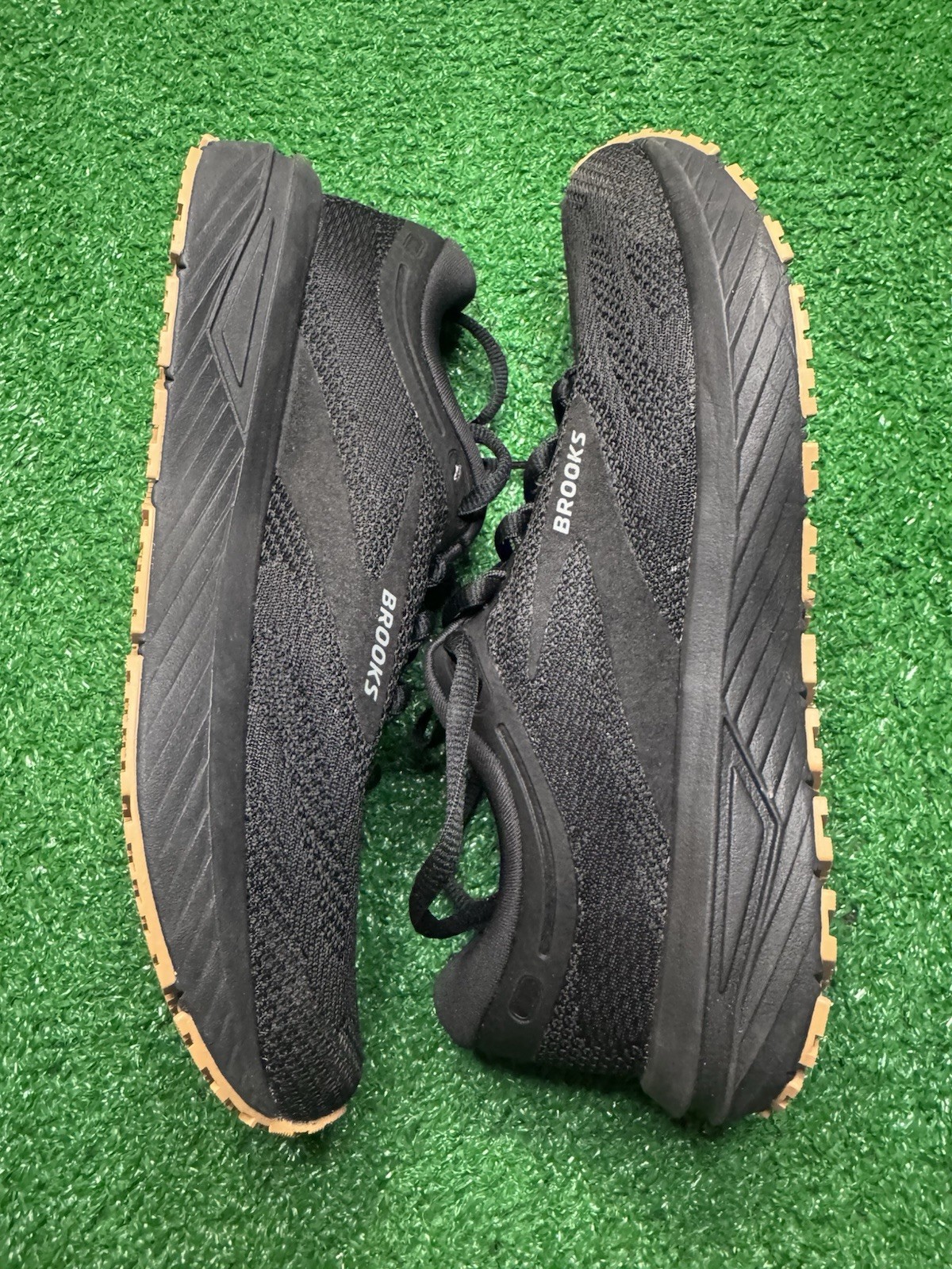 Brooks Revel 7 Women’s Size 7.5 Running & Walking Shoe Black/gum