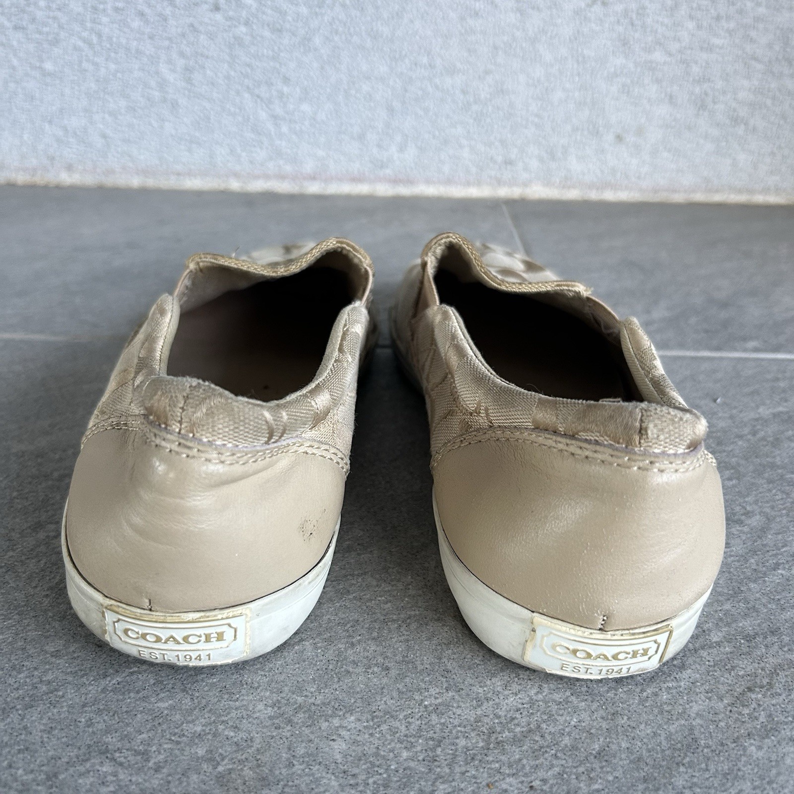 Coach Alegra Light Brown Signature Slip-On Sneaker Size Women’s 8.5US/39EU