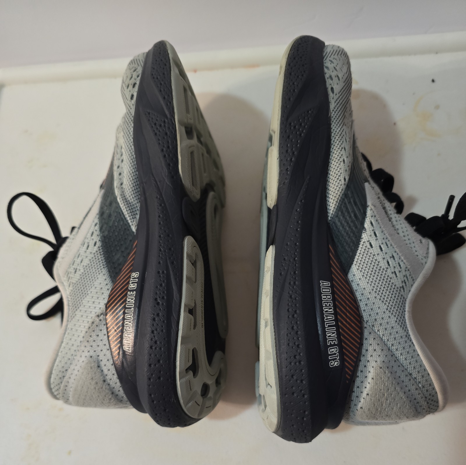 Brooks Shoes Womens Adrenaline GTS 24 Size 7 Mercury Ebony Copper Running