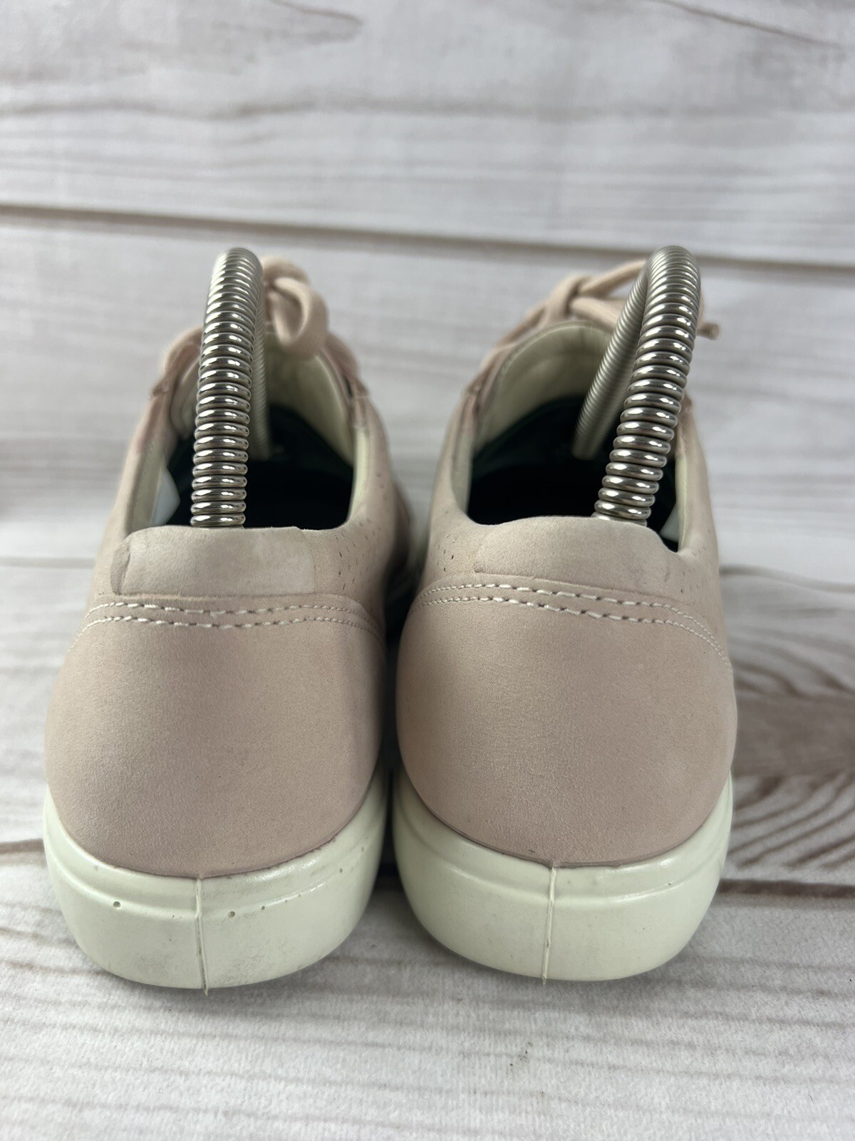 Ecco Women’s Sneaker Size 8 Blush Pink Nubuck Athletic Golf Walking Shoe EU 39